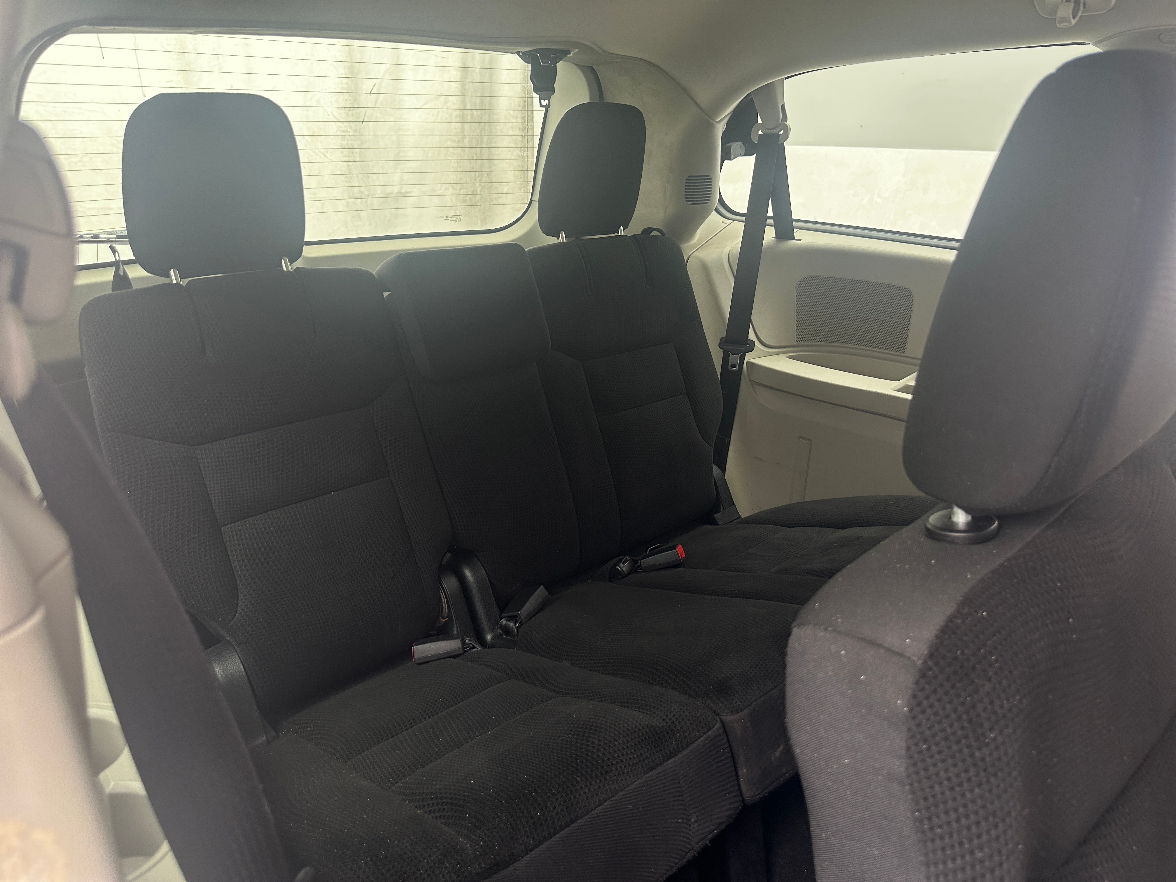 Used 2018 Dodge Grand Caravan SE with VIN 2C4RDGBG9JR231386 for sale in Pewaukee, WI