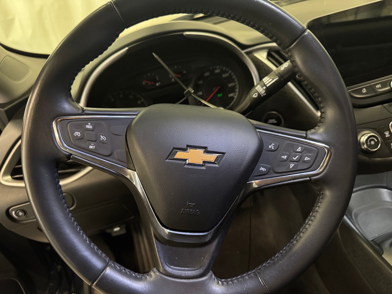 Thumbnail: 2020 Chevrolet Malibu - 5