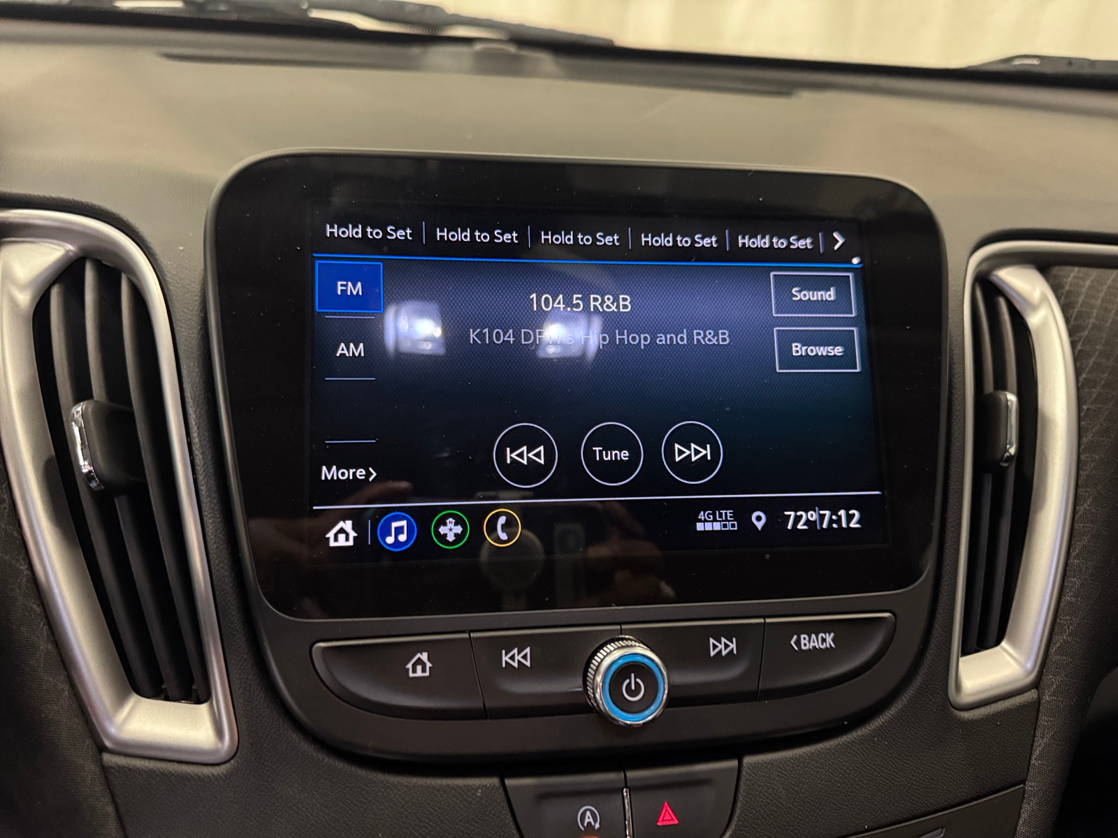 Thumbnail: 2020 Chevrolet Malibu - 4