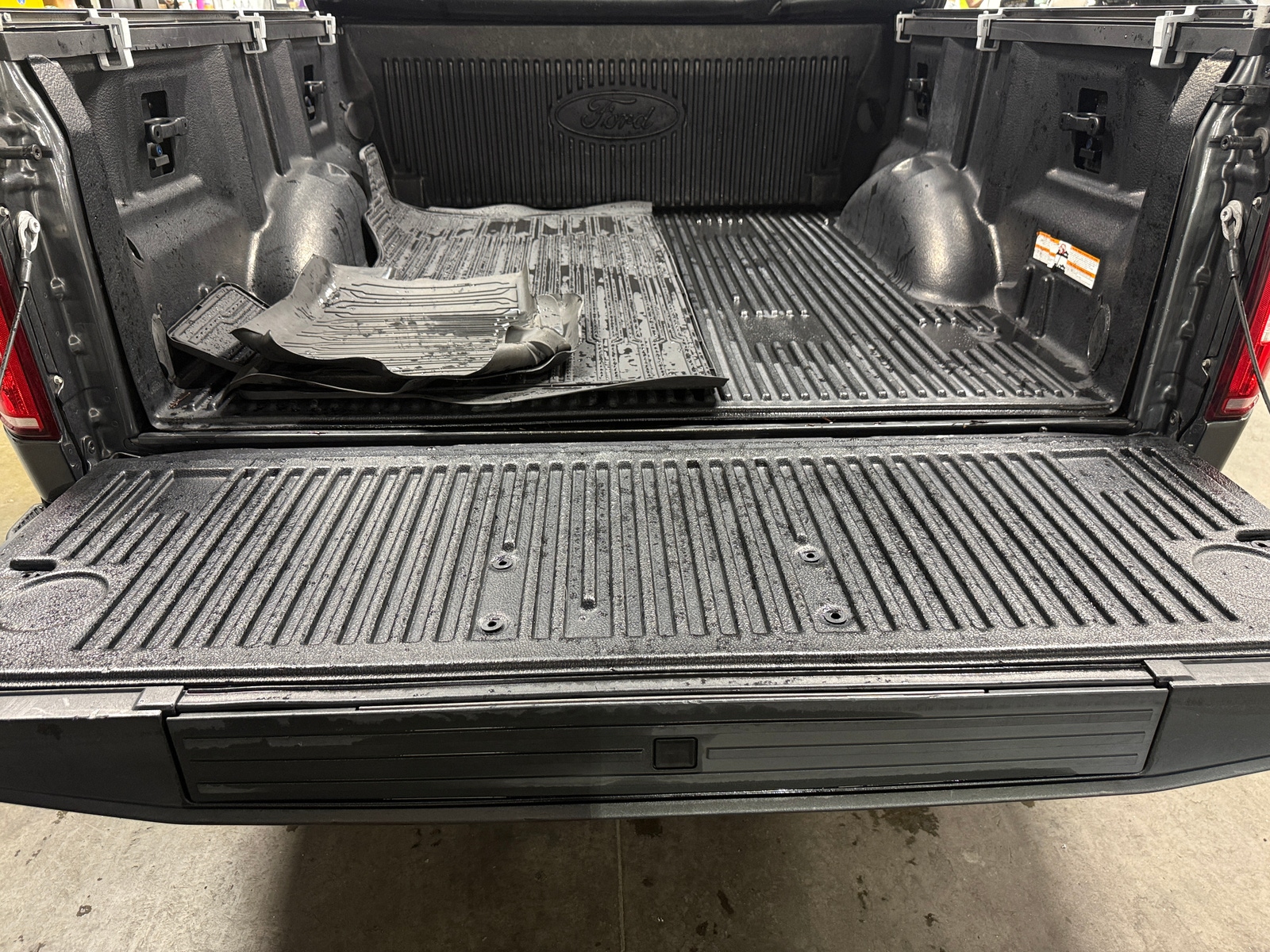 Thumbnail: 2019 Ford Econoline - 7