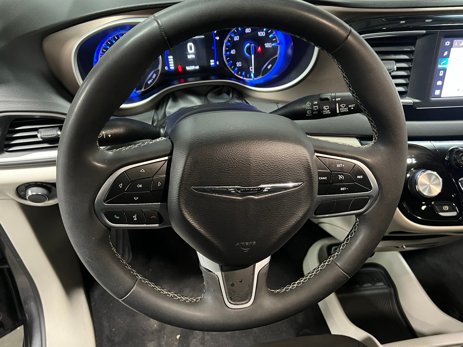 Thumbnail: 2023 Chrysler Voyager - 5