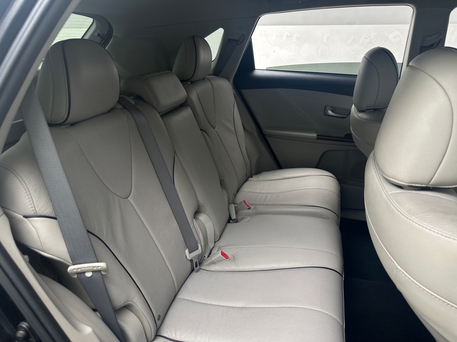 Thumbnail: 2010 Toyota Venza - 6