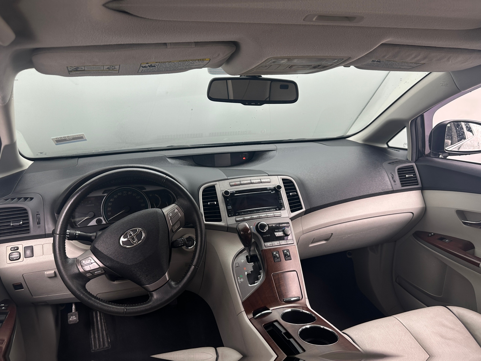 Thumbnail: 2010 Toyota Venza - 3