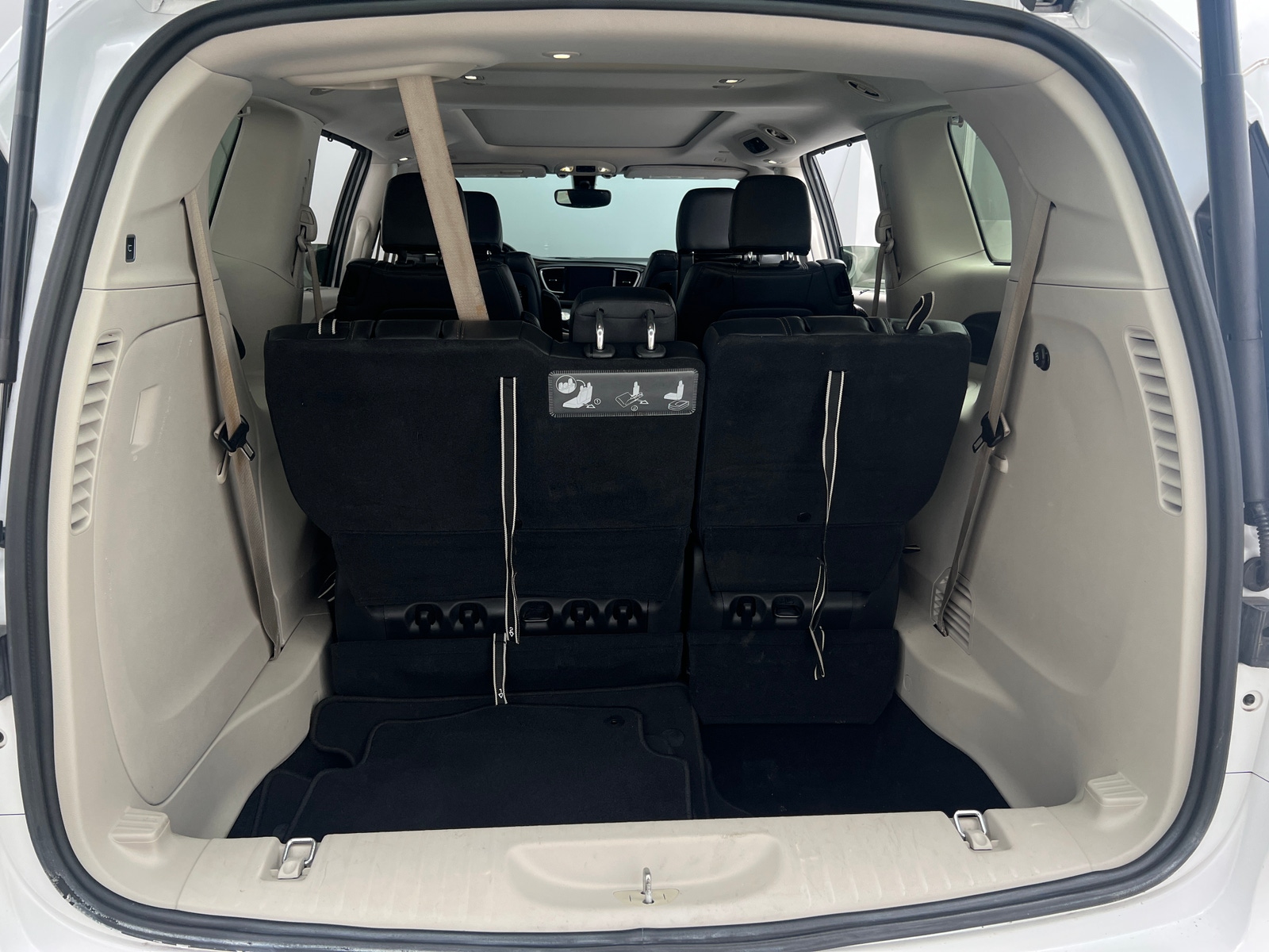 Thumbnail: 2019 Chrysler Pacifica - 6