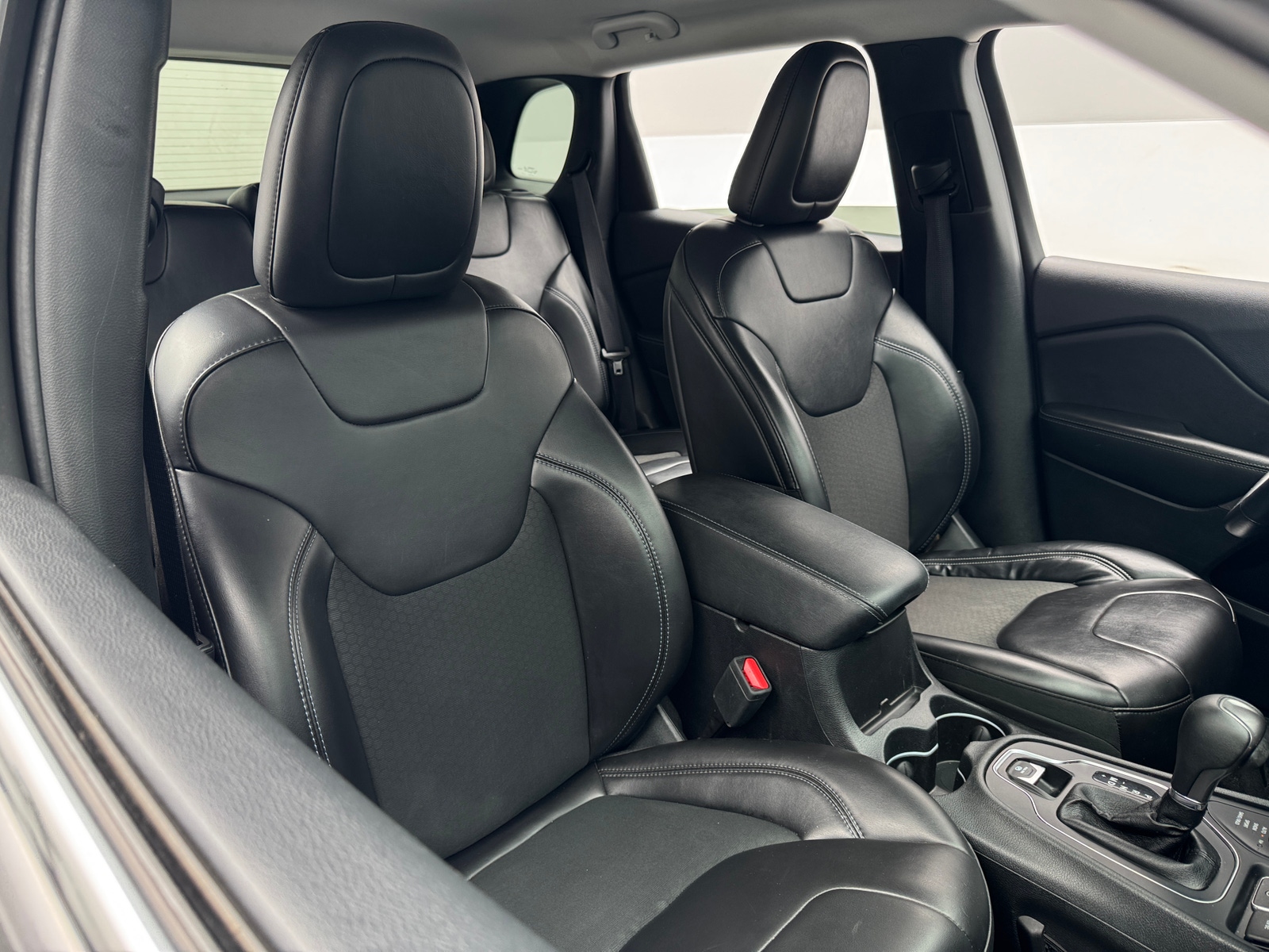 Thumbnail: 2019 Jeep Cherokee - 2