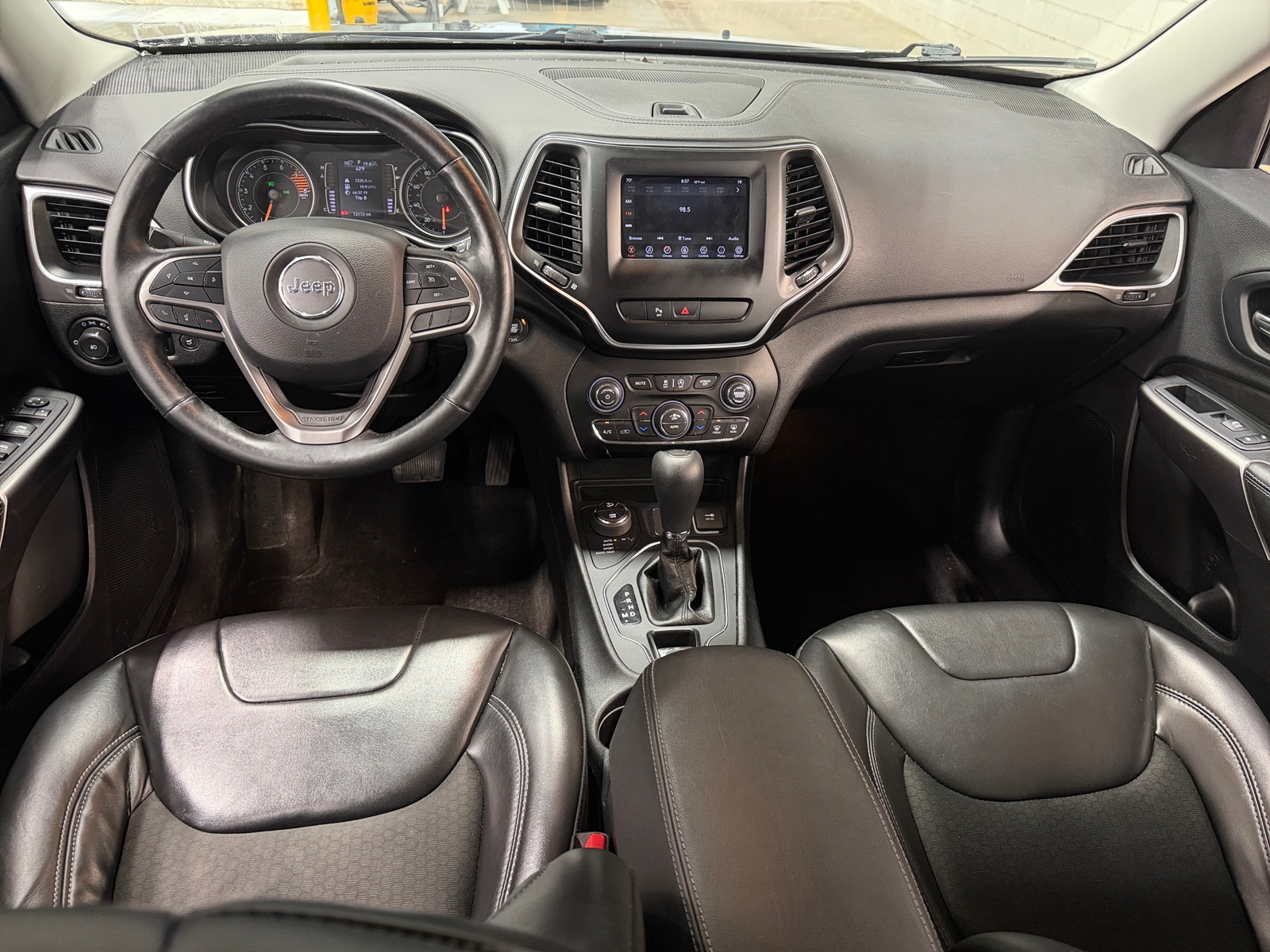 Thumbnail: 2019 Jeep Cherokee - 3