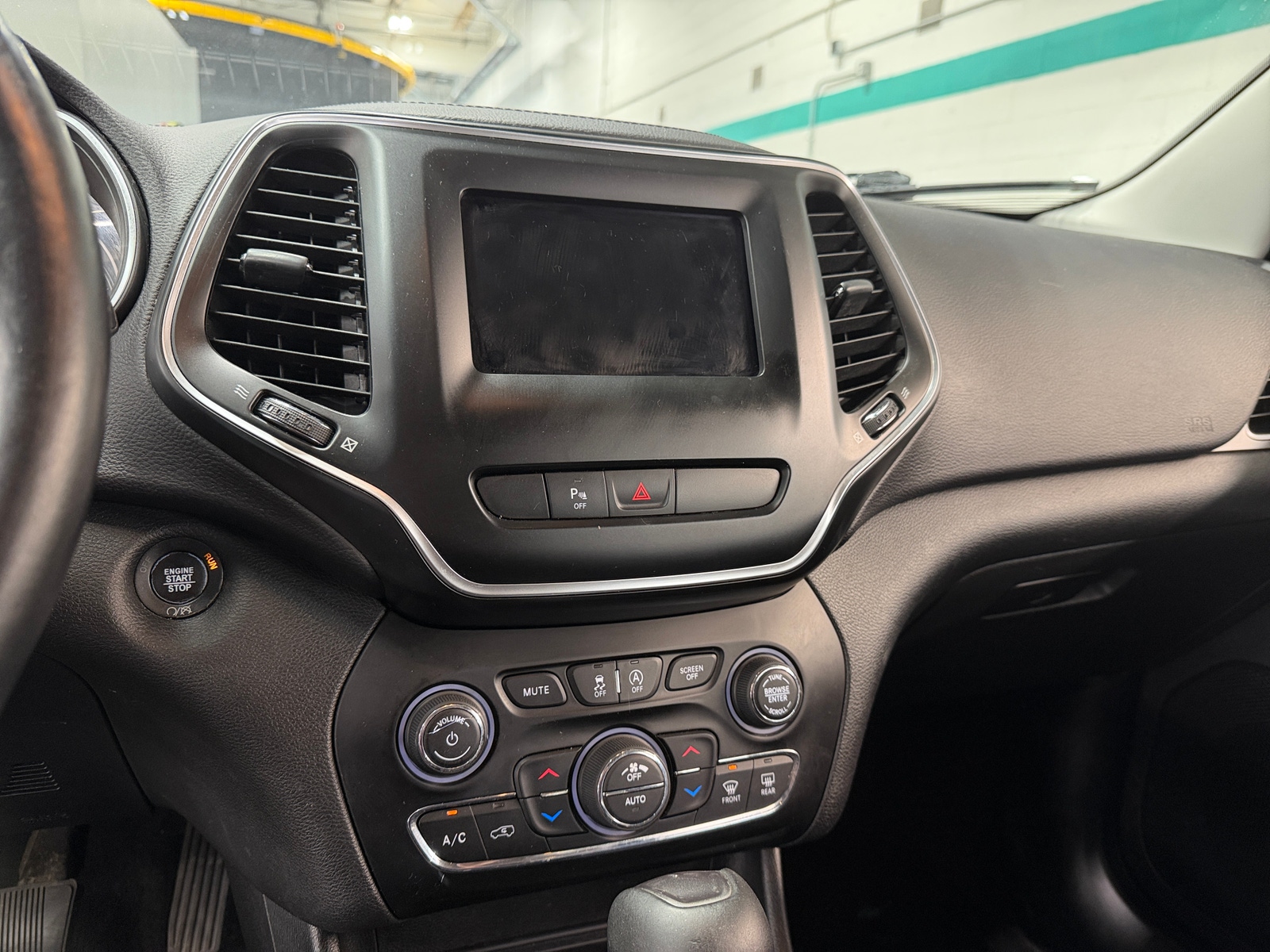 Thumbnail: 2019 Jeep Cherokee - 4