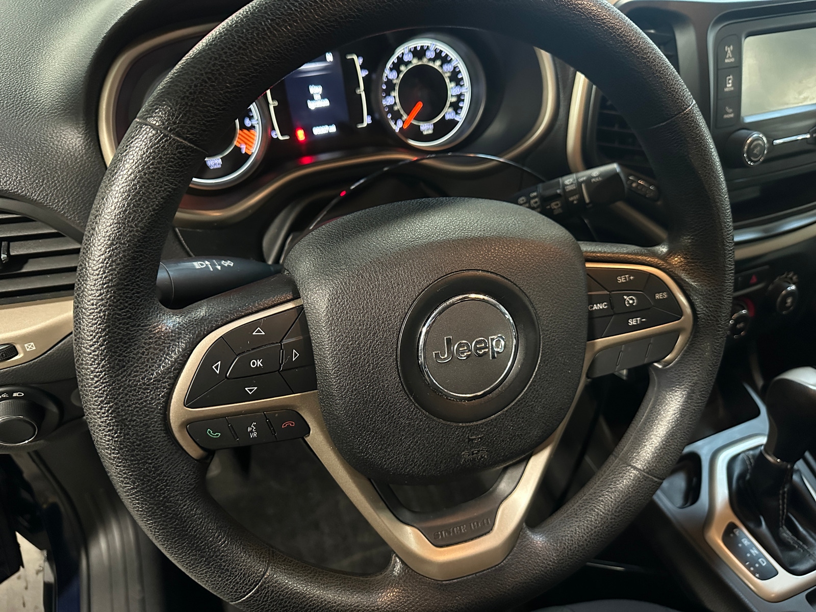 Thumbnail: 2015 Jeep Cherokee - 5