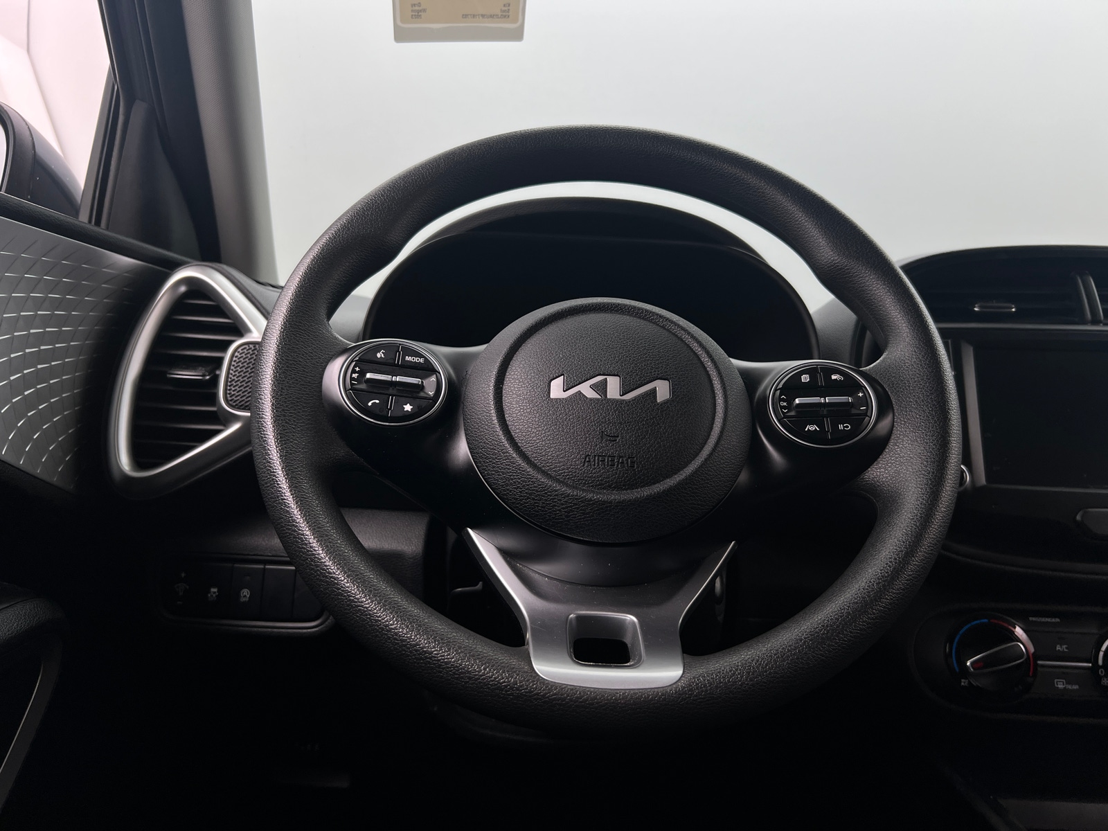 Thumbnail: 2023 Kia Soul - 5