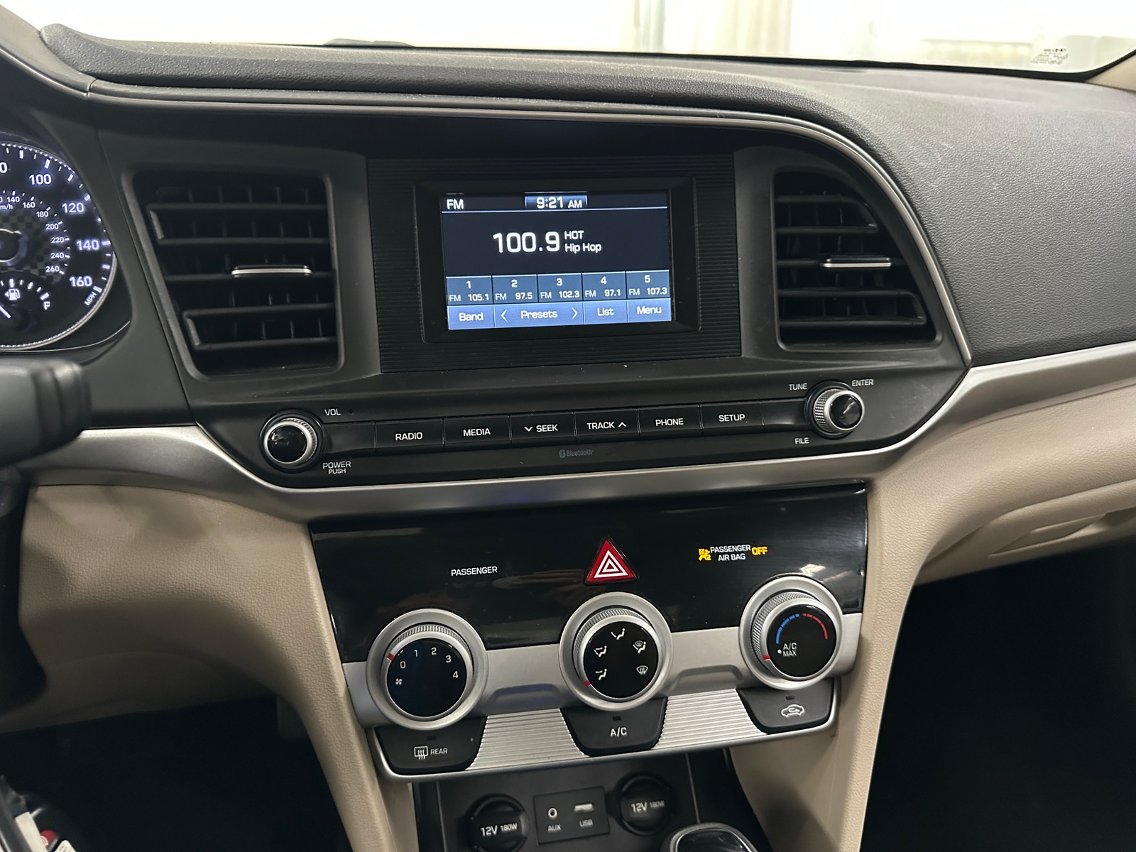 Thumbnail: 2019 Hyundai Elantra - 4