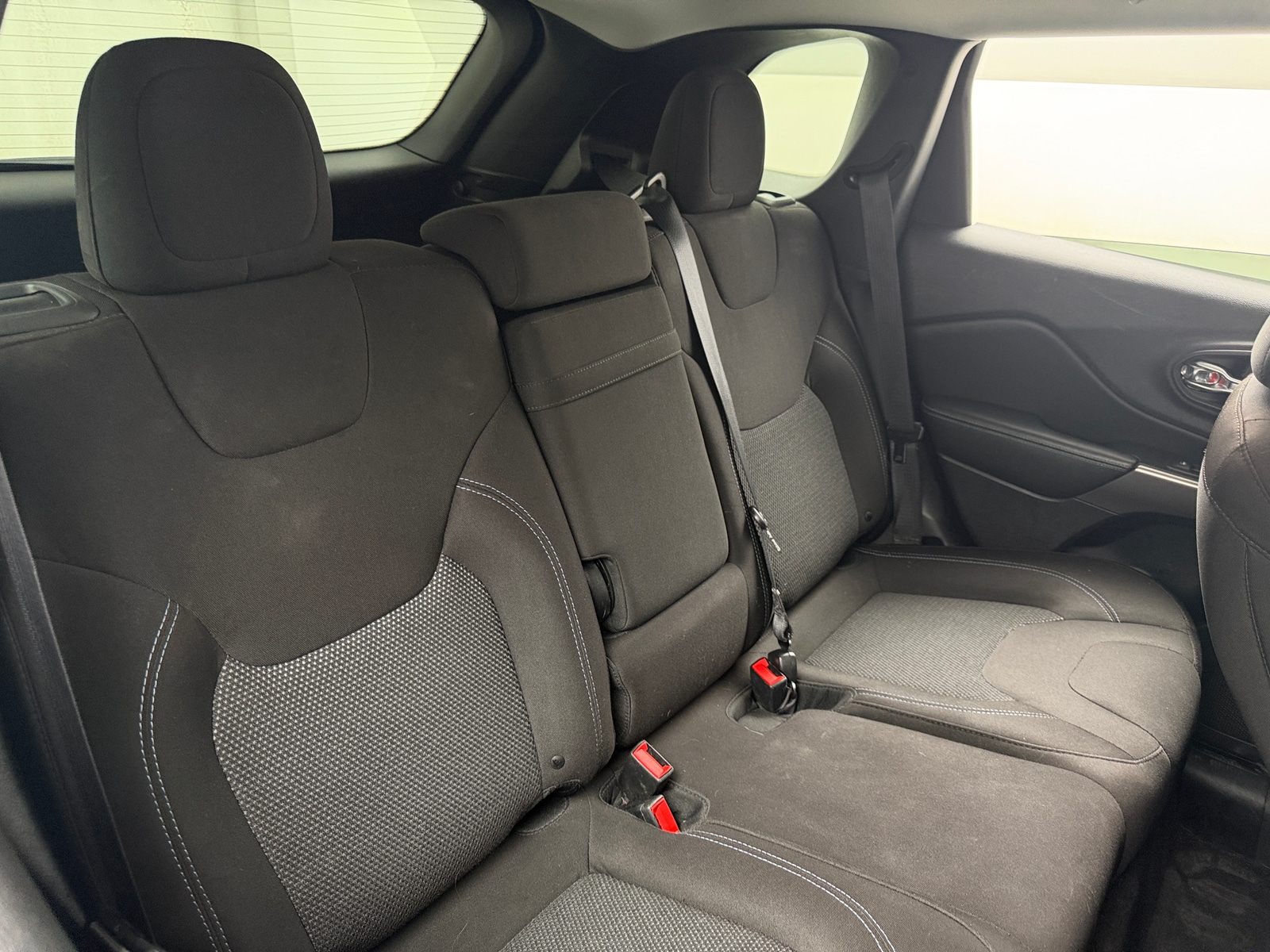 Thumbnail: 2019 Jeep Cherokee - 6