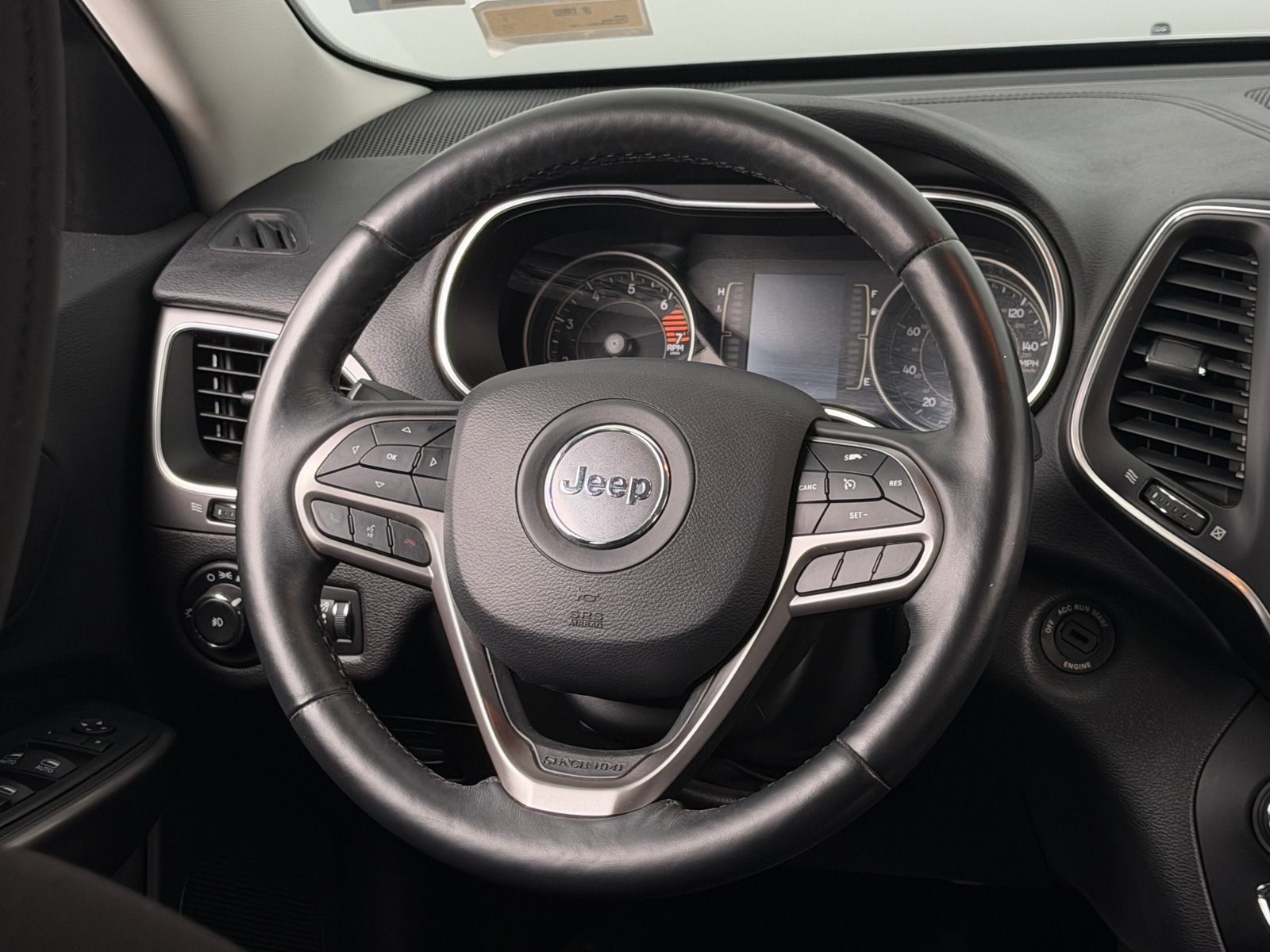 Thumbnail: 2019 Jeep Cherokee - 5