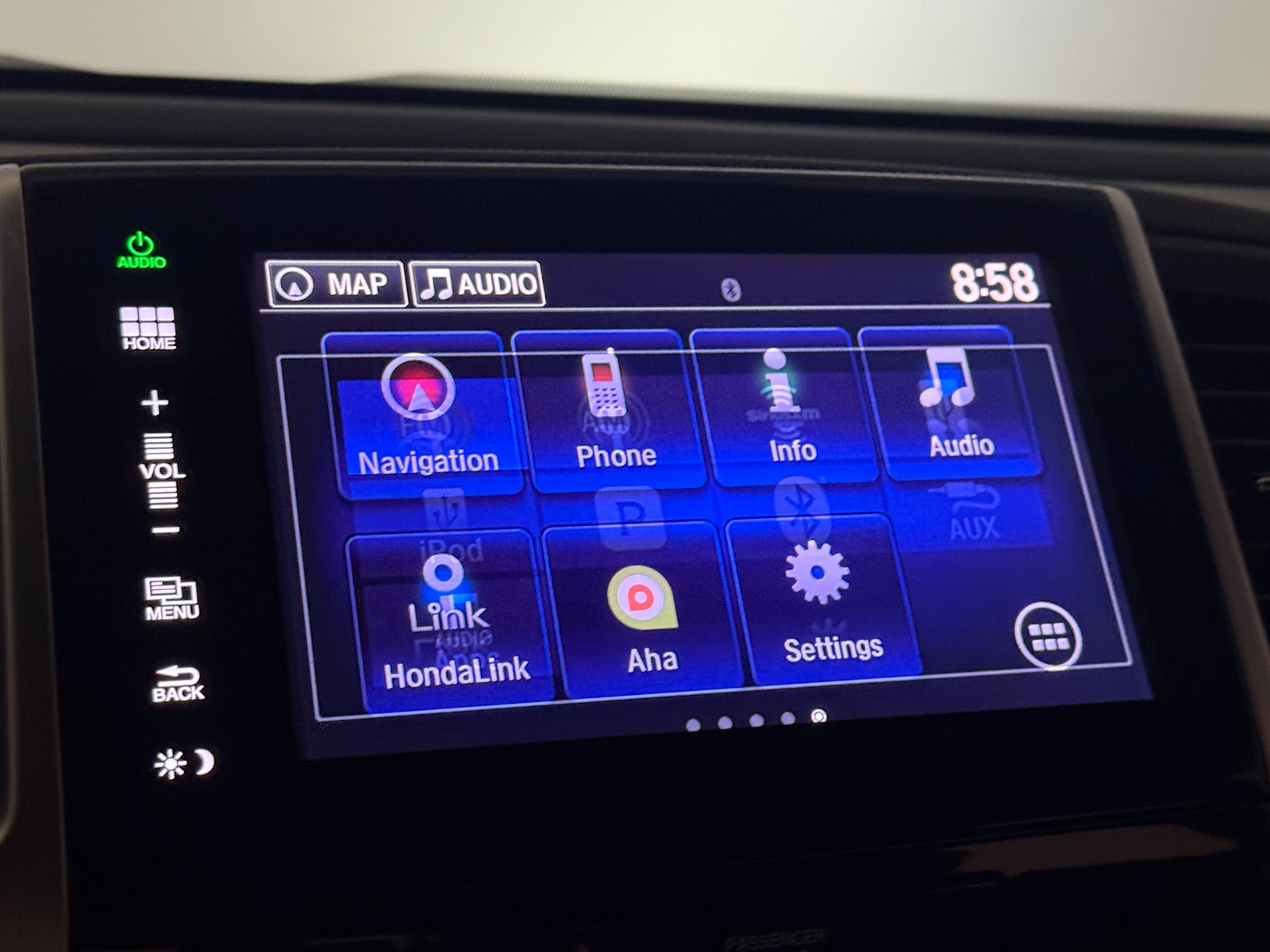 Thumbnail: 2016 Honda Pilot - 3