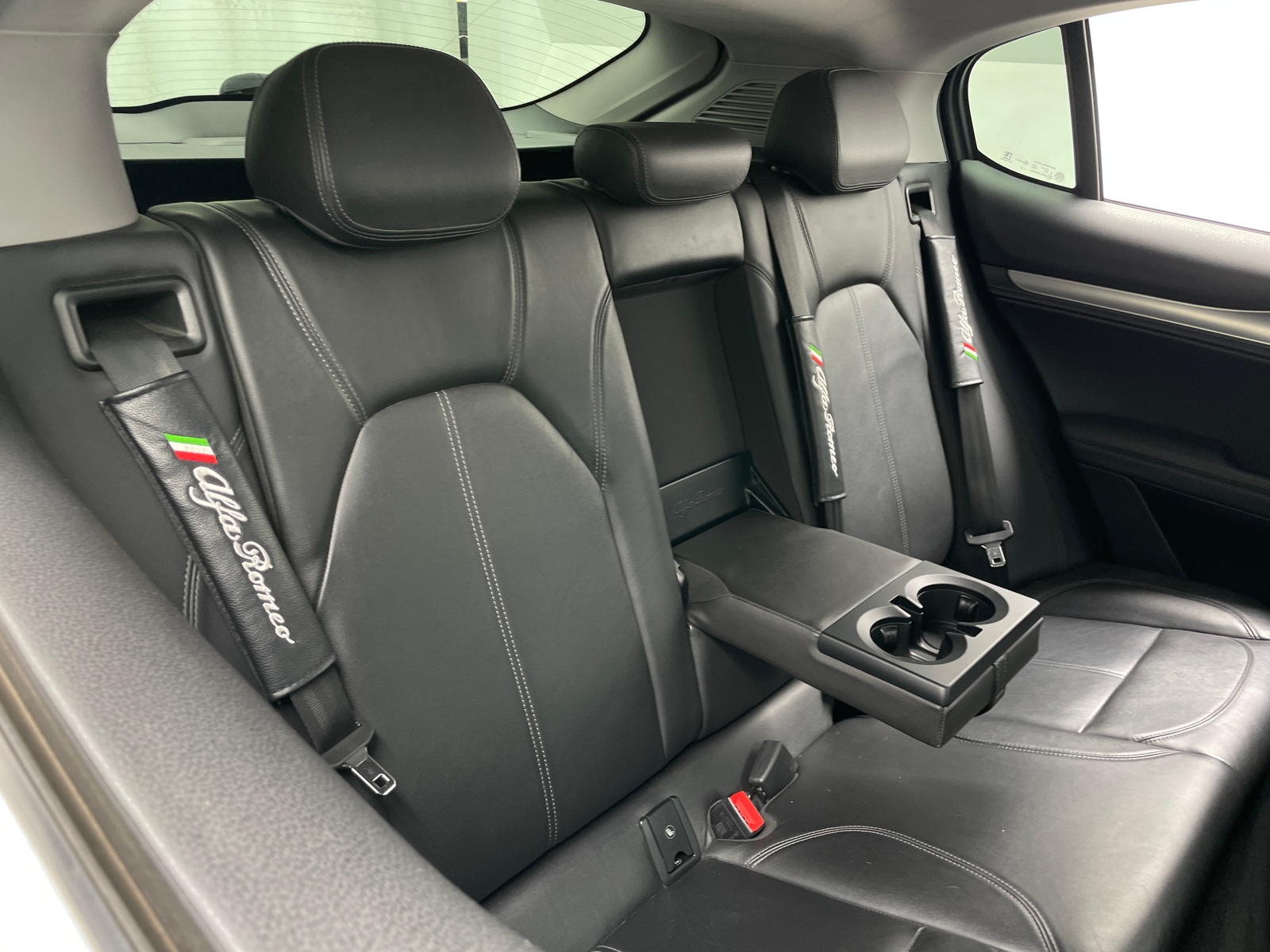Thumbnail: 2018 Alfa Romeo Stelvio - 5