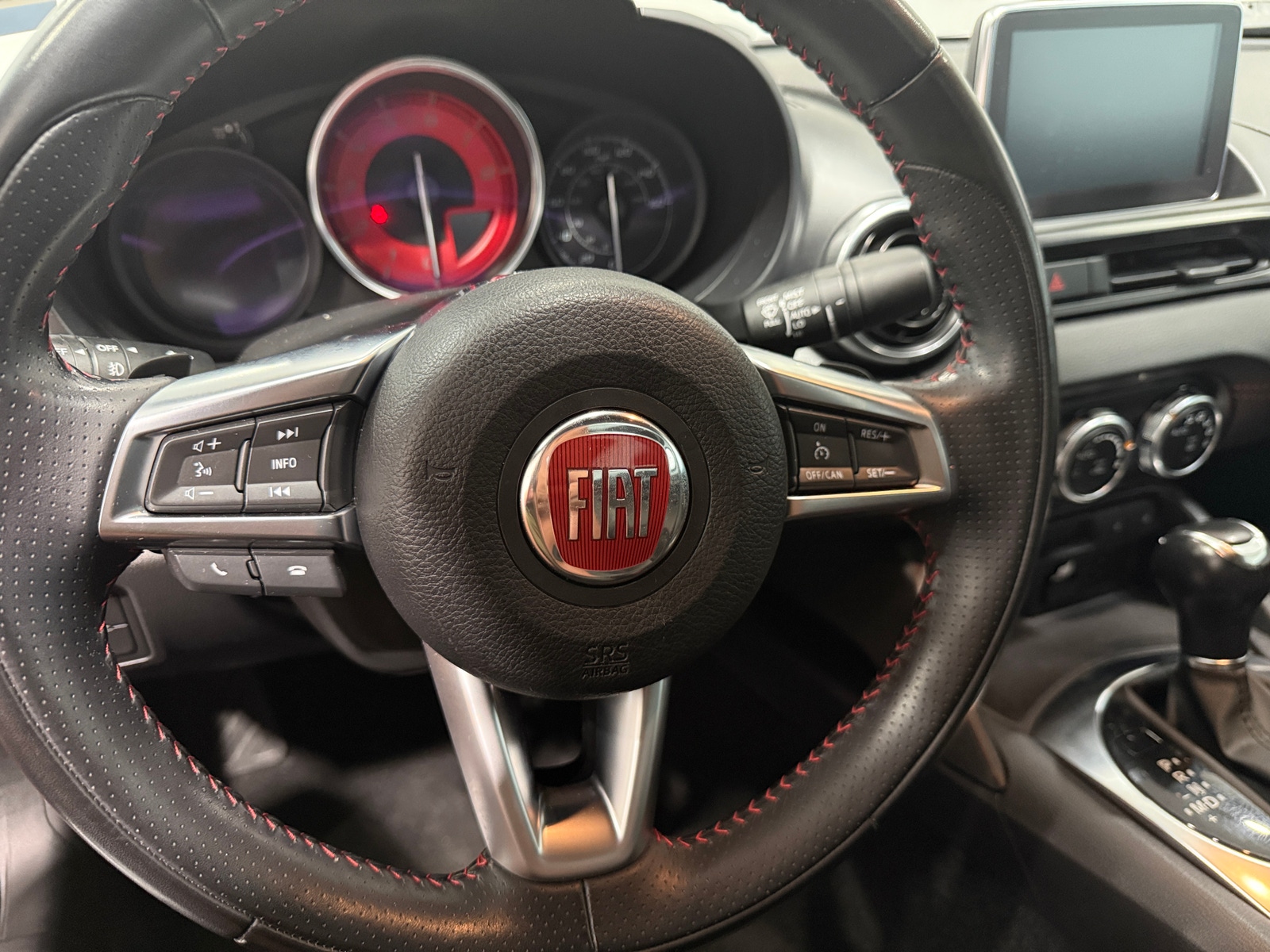Thumbnail: 2018 Fiat 124 Spider - 4