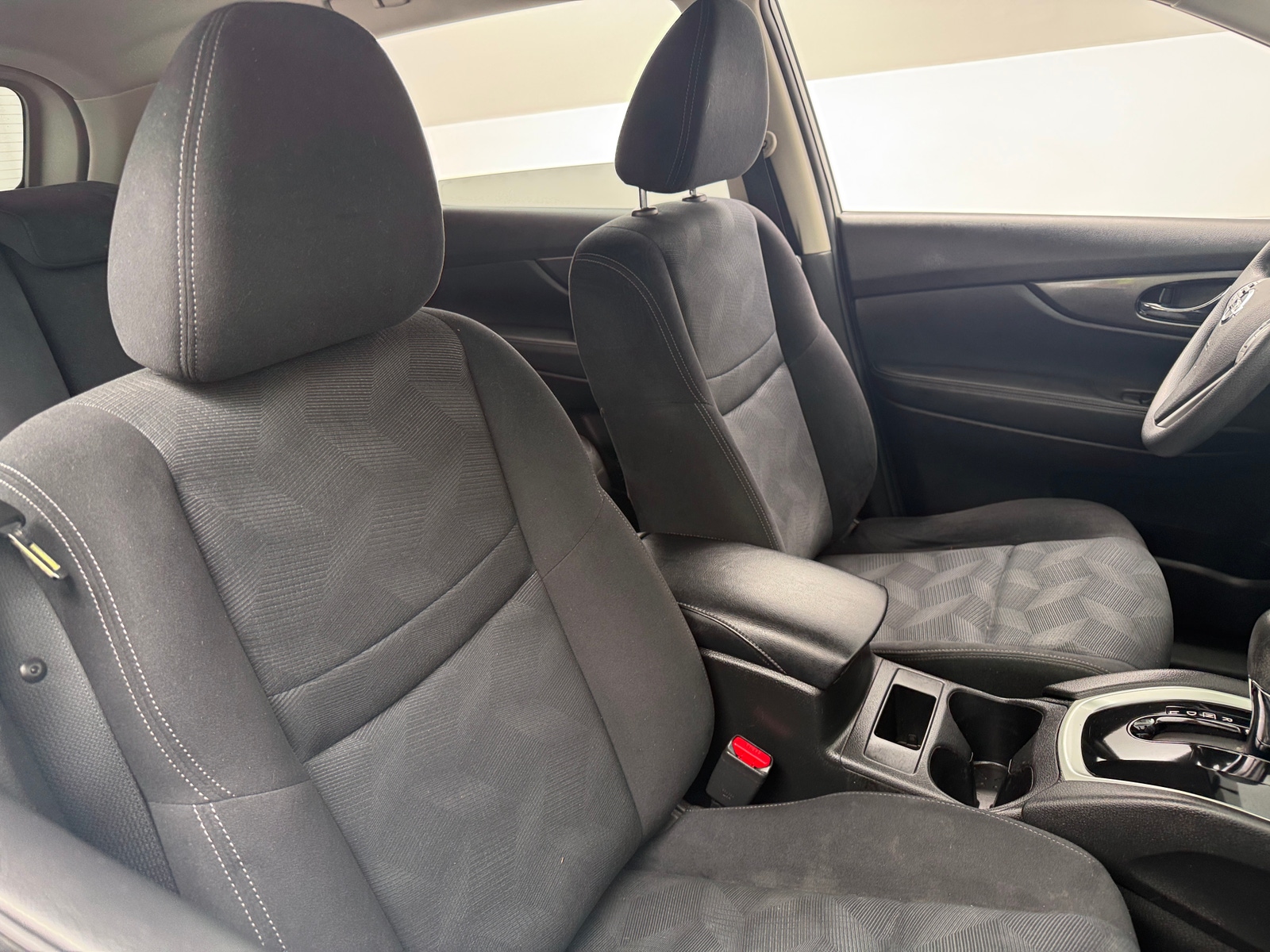 Thumbnail: 2016 Nissan Rogue - 2