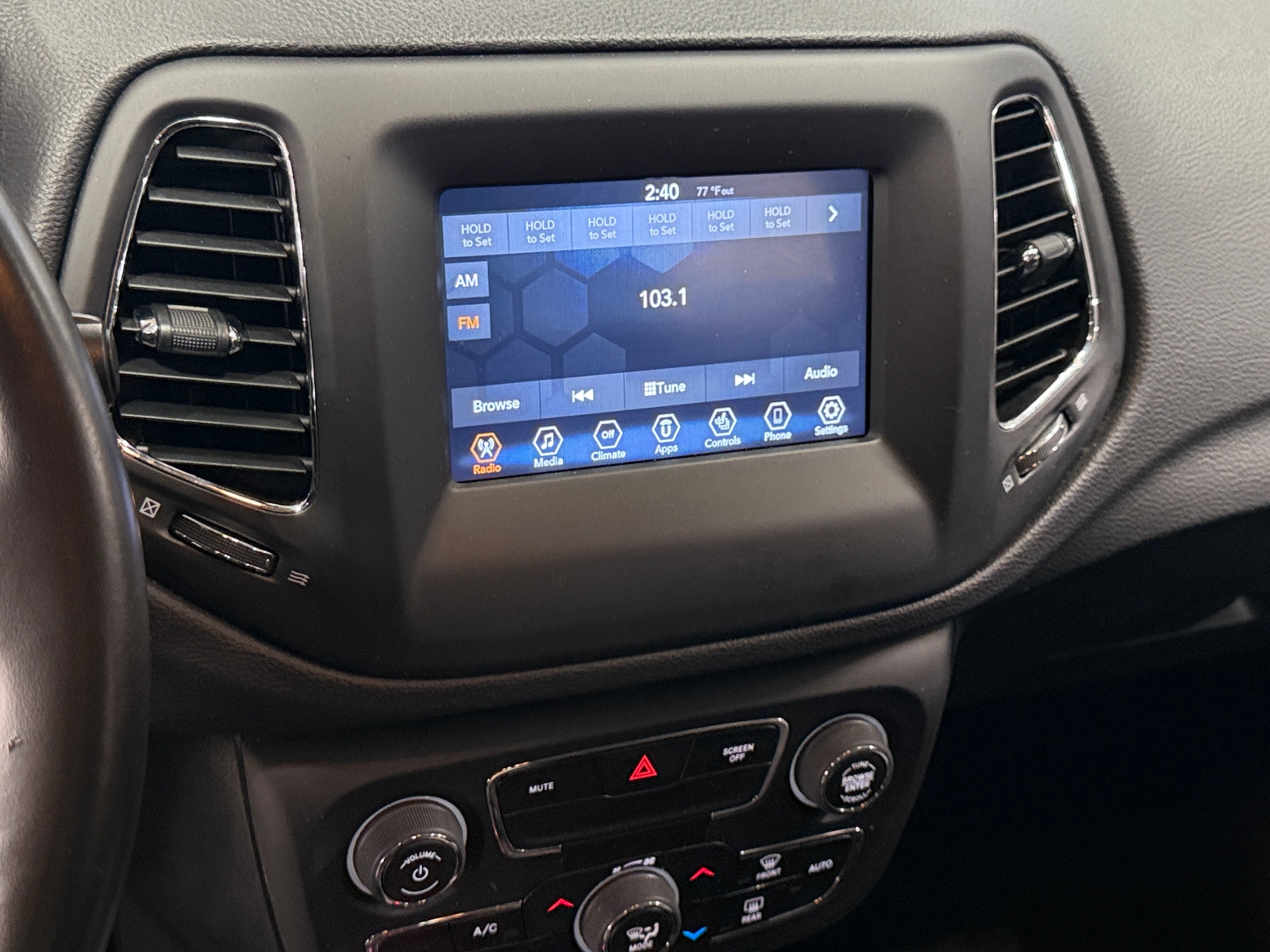 Thumbnail: 2019 Jeep Compass - 4