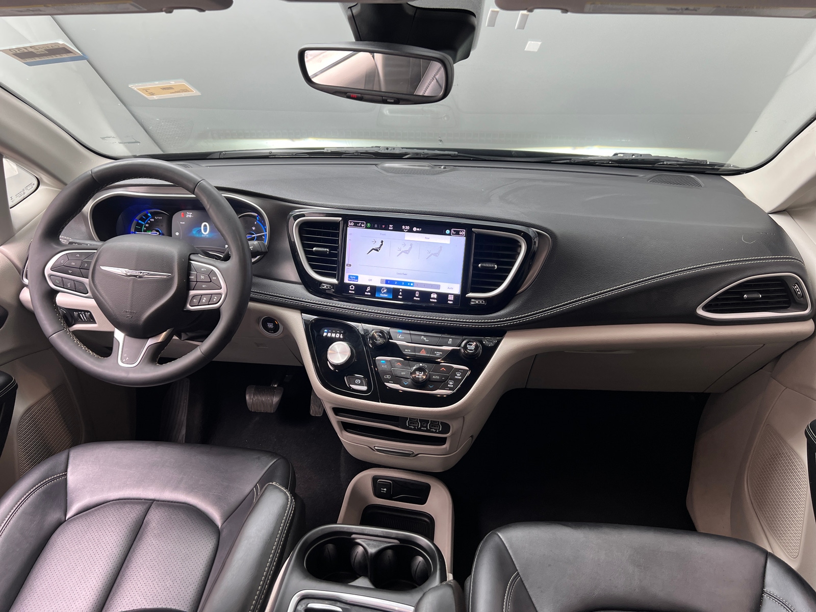 Thumbnail: 2024 Chrysler Pacifica - 2