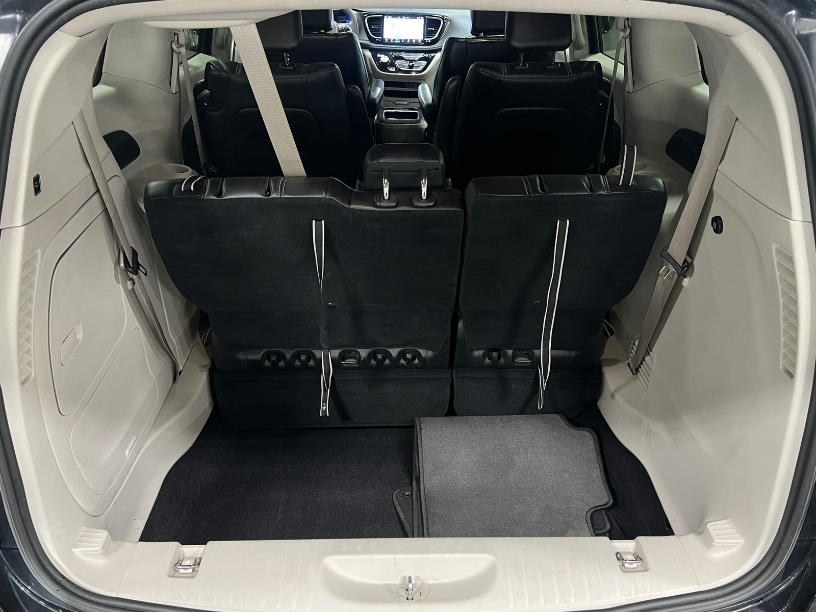 Thumbnail: 2024 Chrysler Pacifica - 6