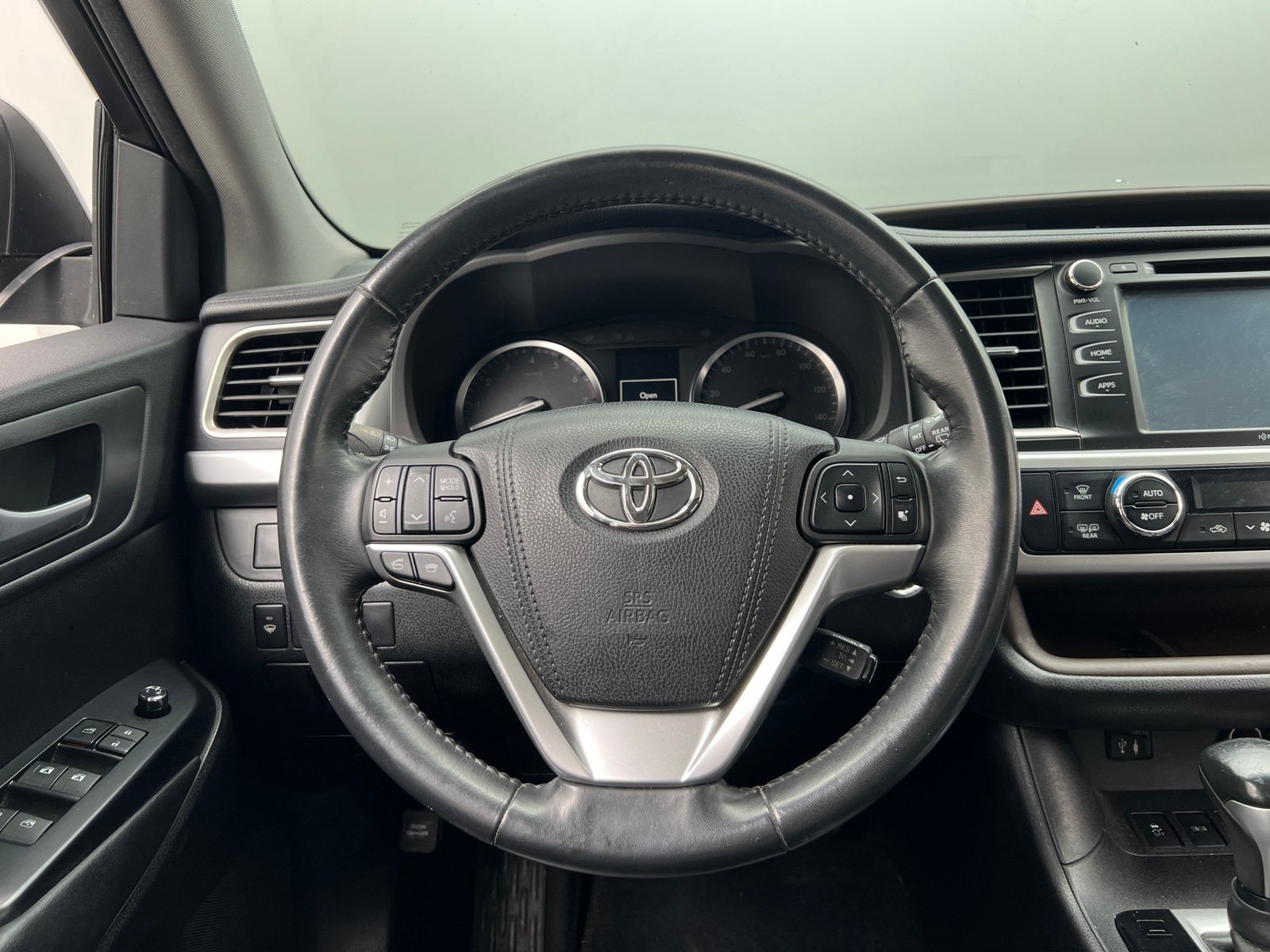Thumbnail: 2015 Toyota Highlander - 4