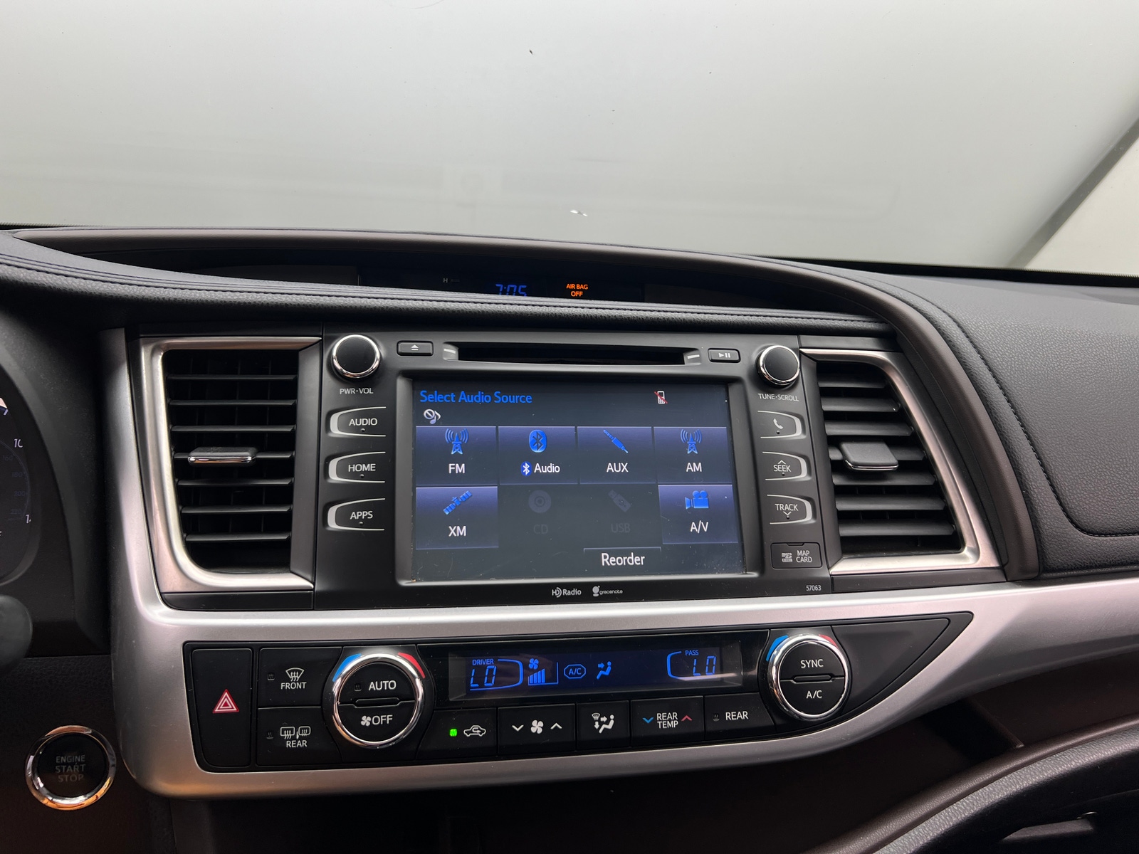 Thumbnail: 2015 Toyota Highlander - 3