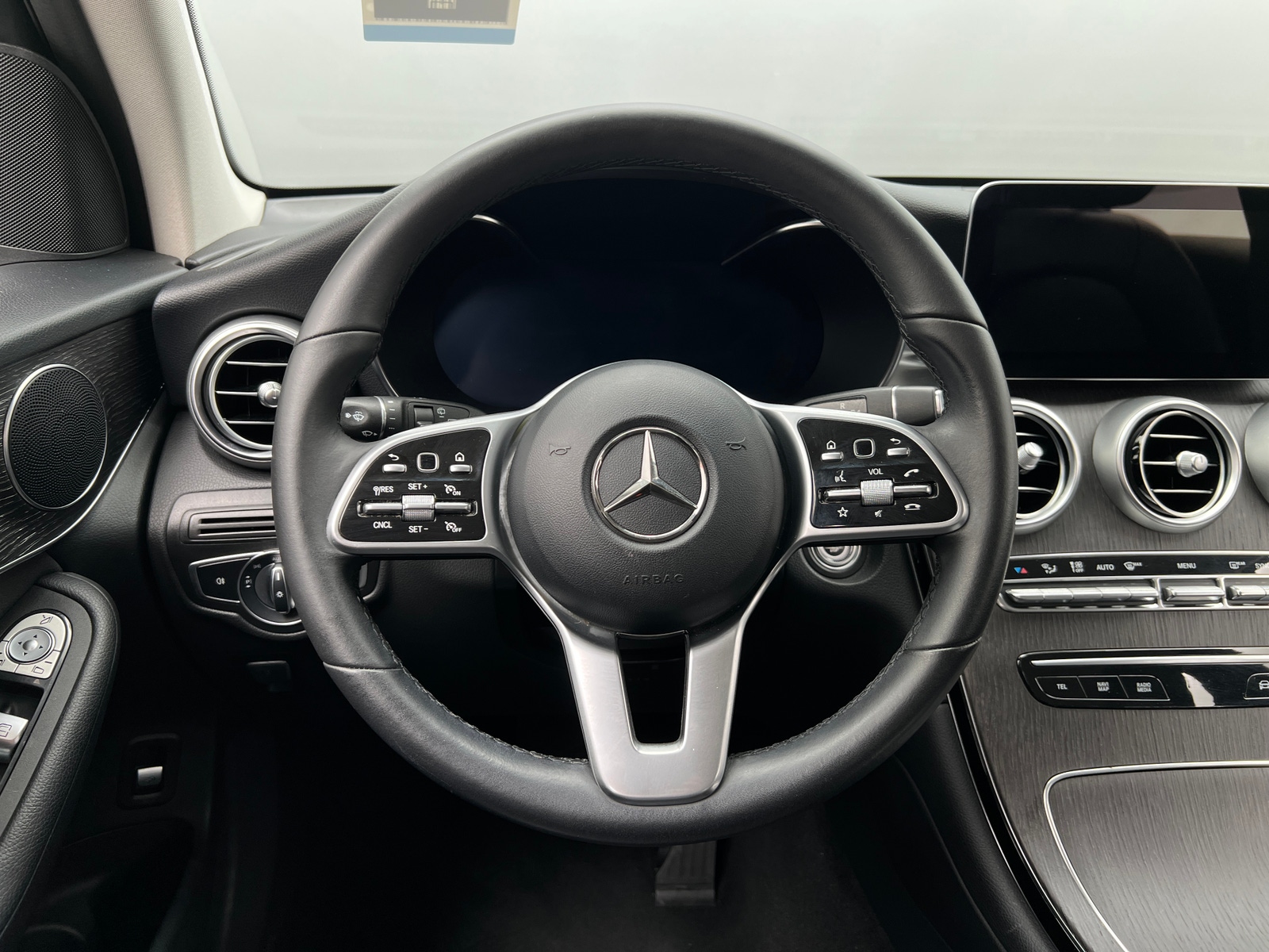 Thumbnail: 2022 Mercedes-Benz GLC - 4