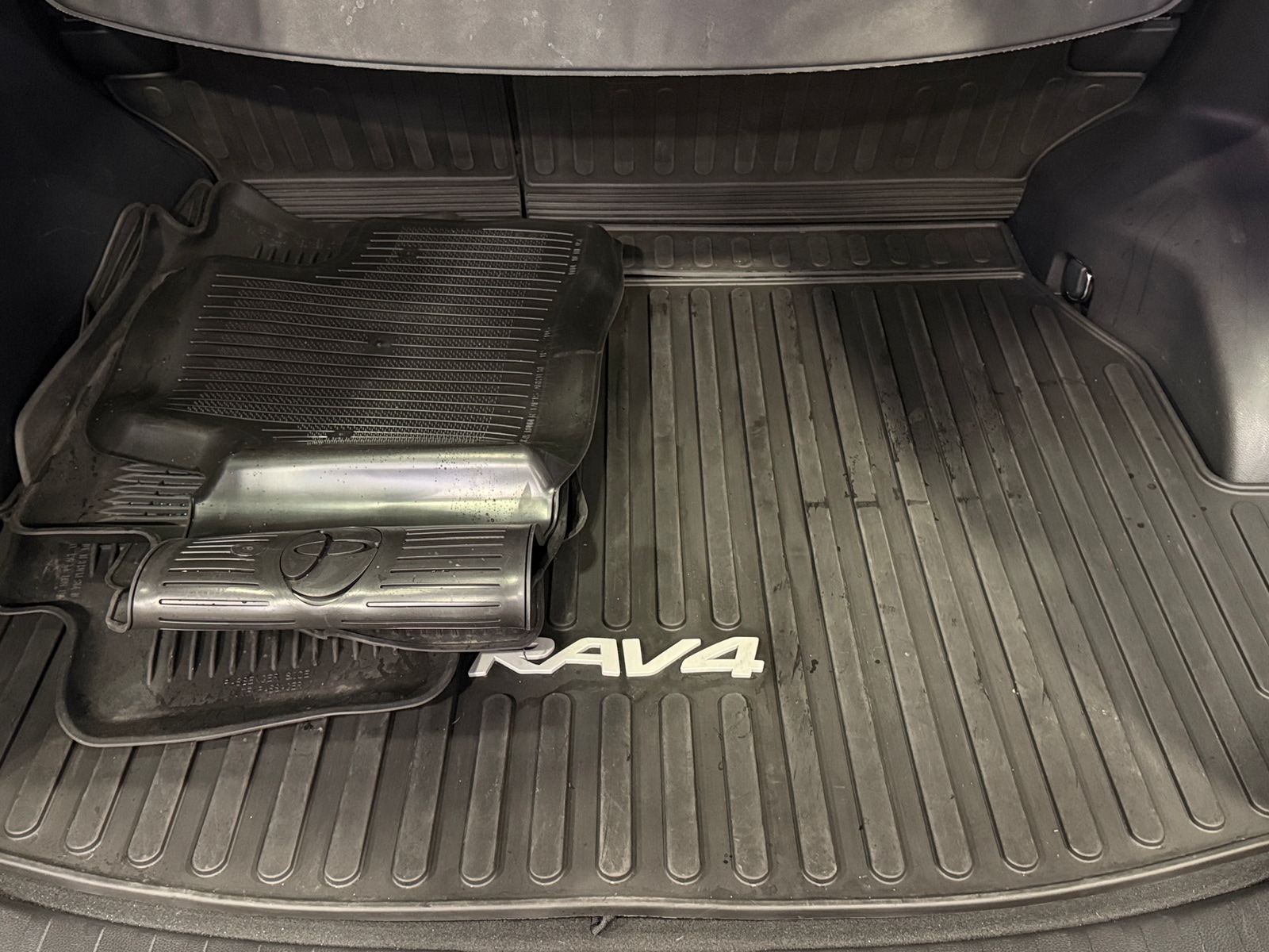 Thumbnail: 2022 Toyota RAV4 - 7