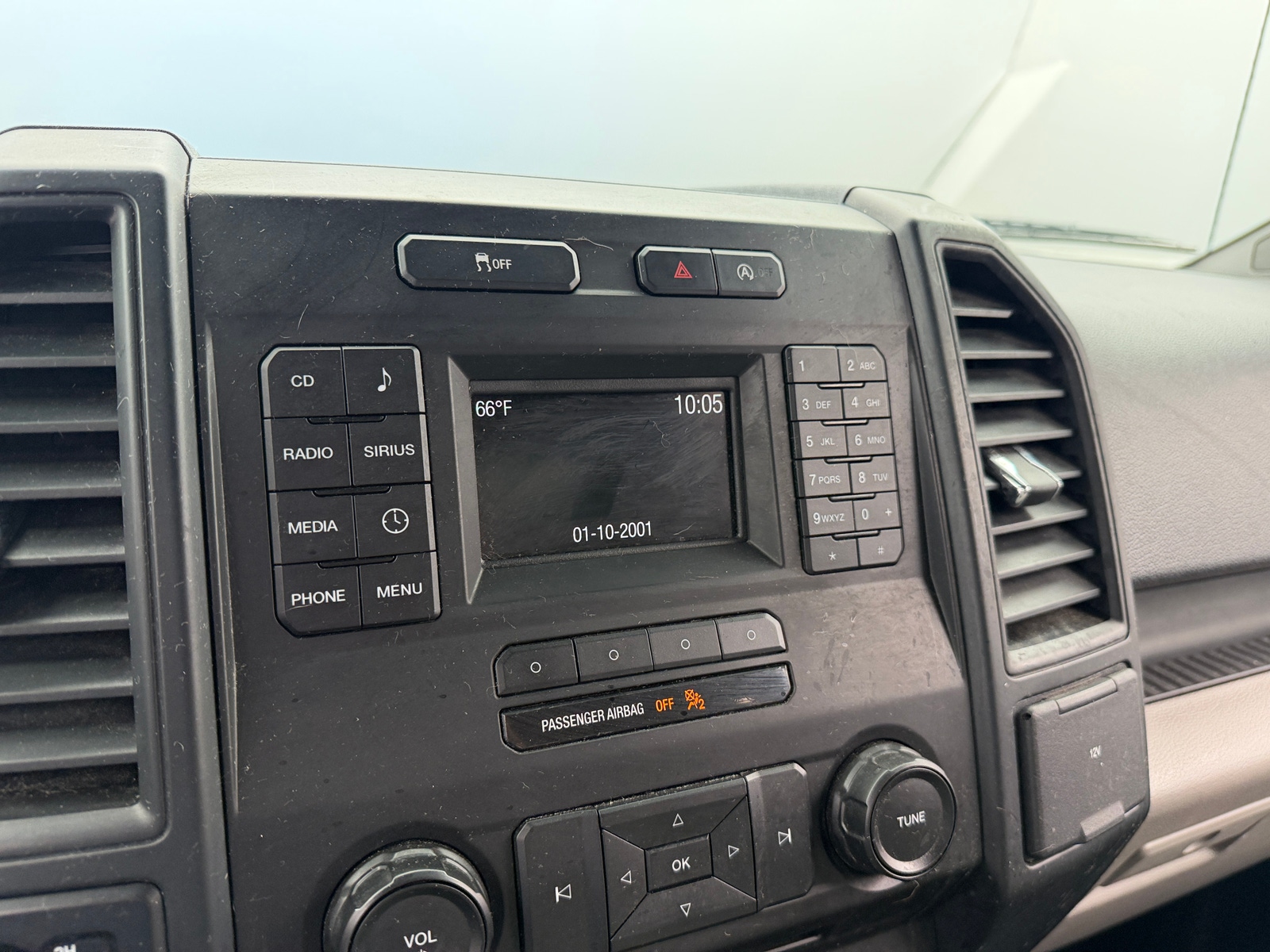 Thumbnail: 2015 Ford Econoline - 4