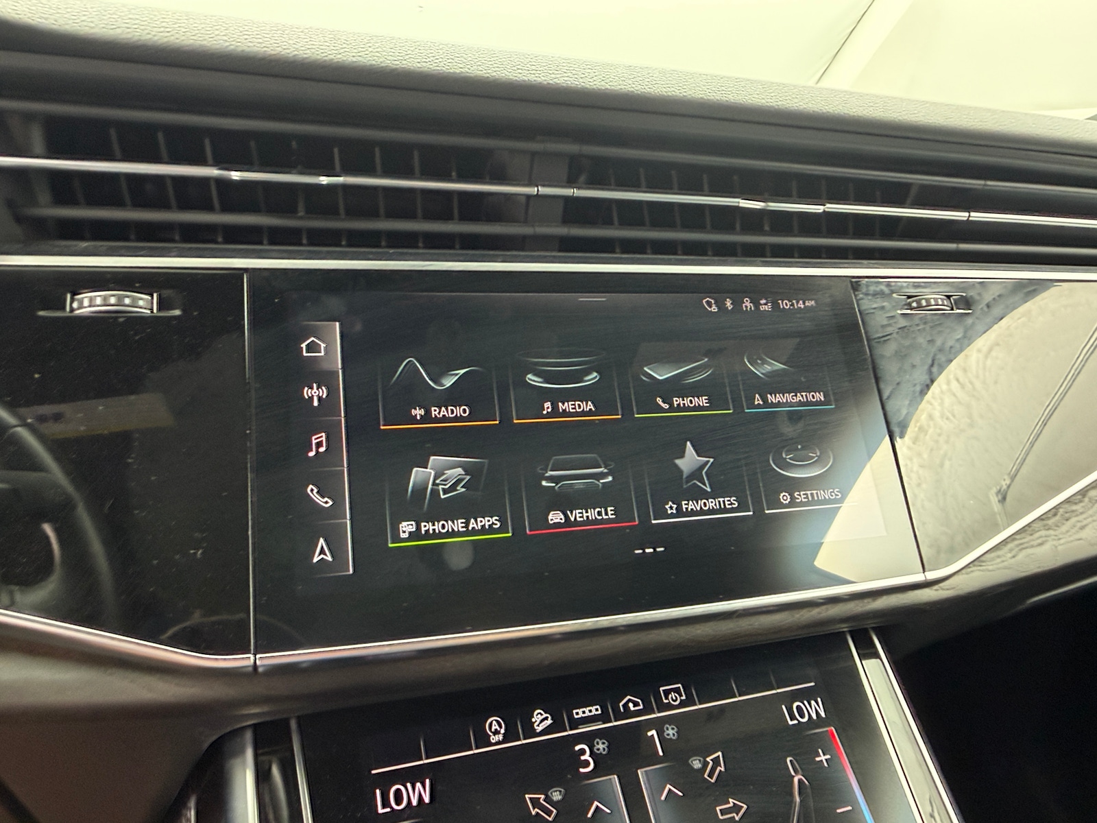Thumbnail: 2022 Audi Q8 - 3