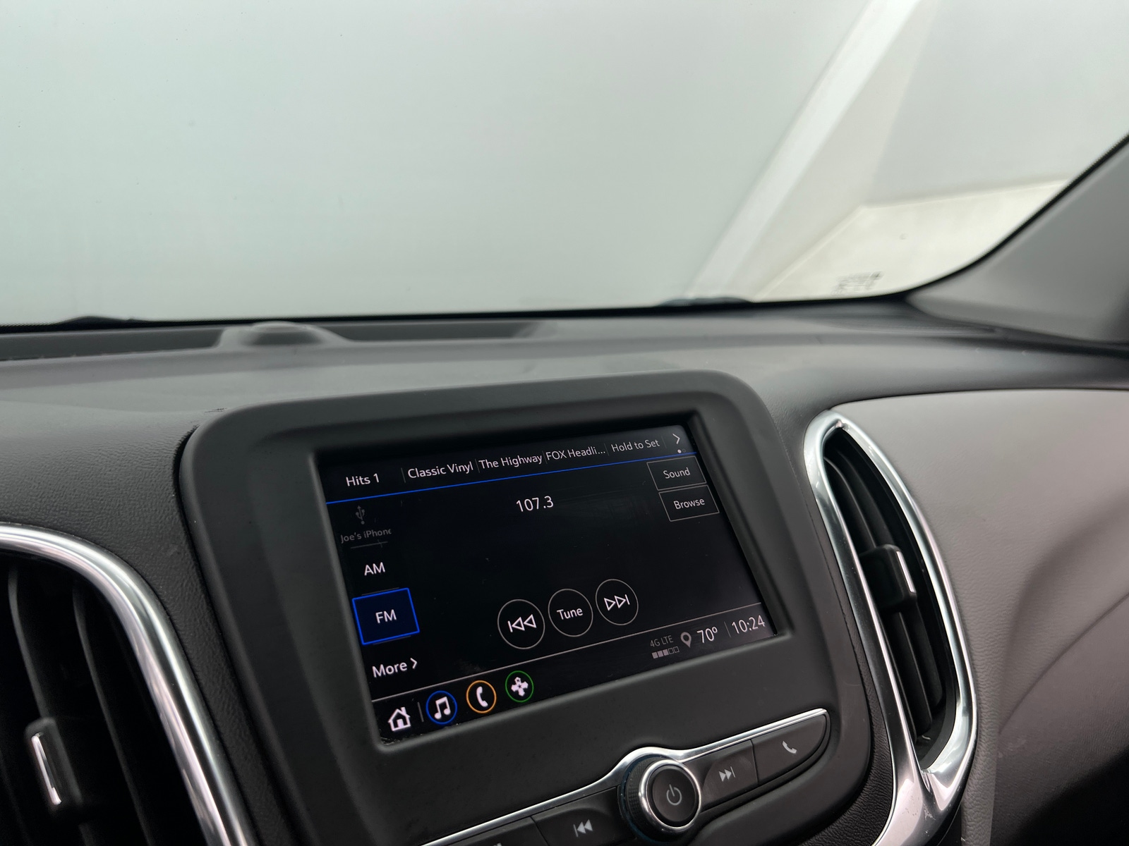 Thumbnail: 2022 Chevrolet Equinox - 4