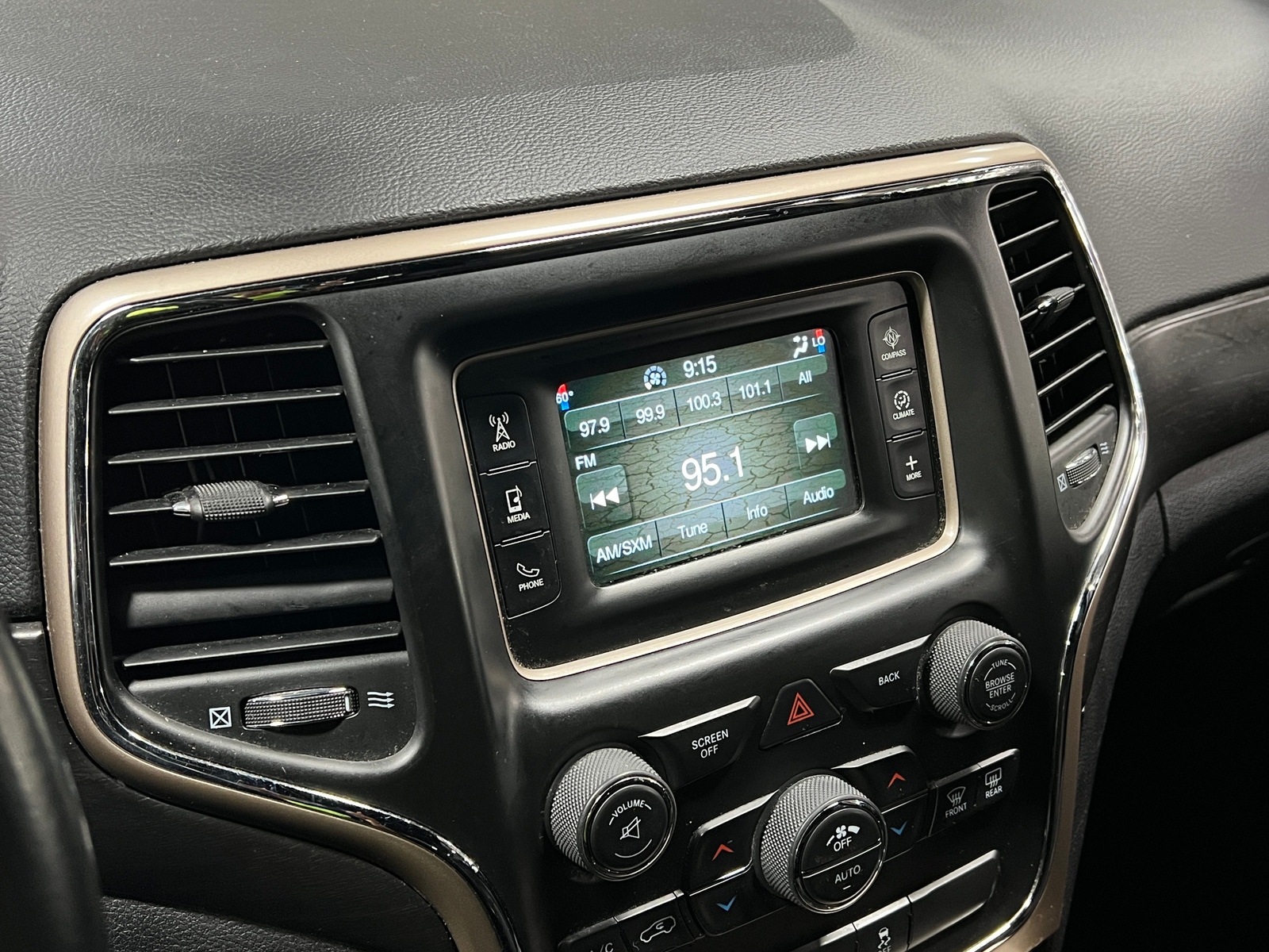 Thumbnail: 2015 Jeep Grand Cherokee - 4