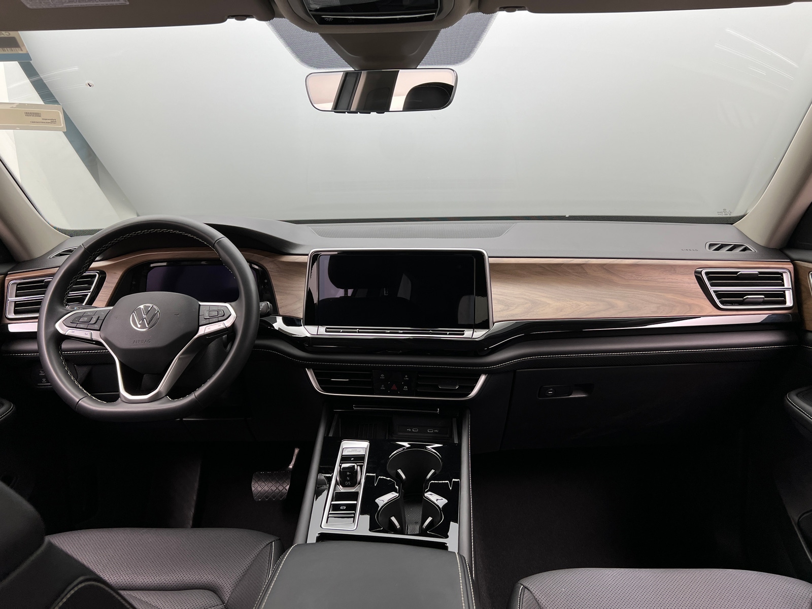 Thumbnail: 2026 Volkswagen Atlas - 2