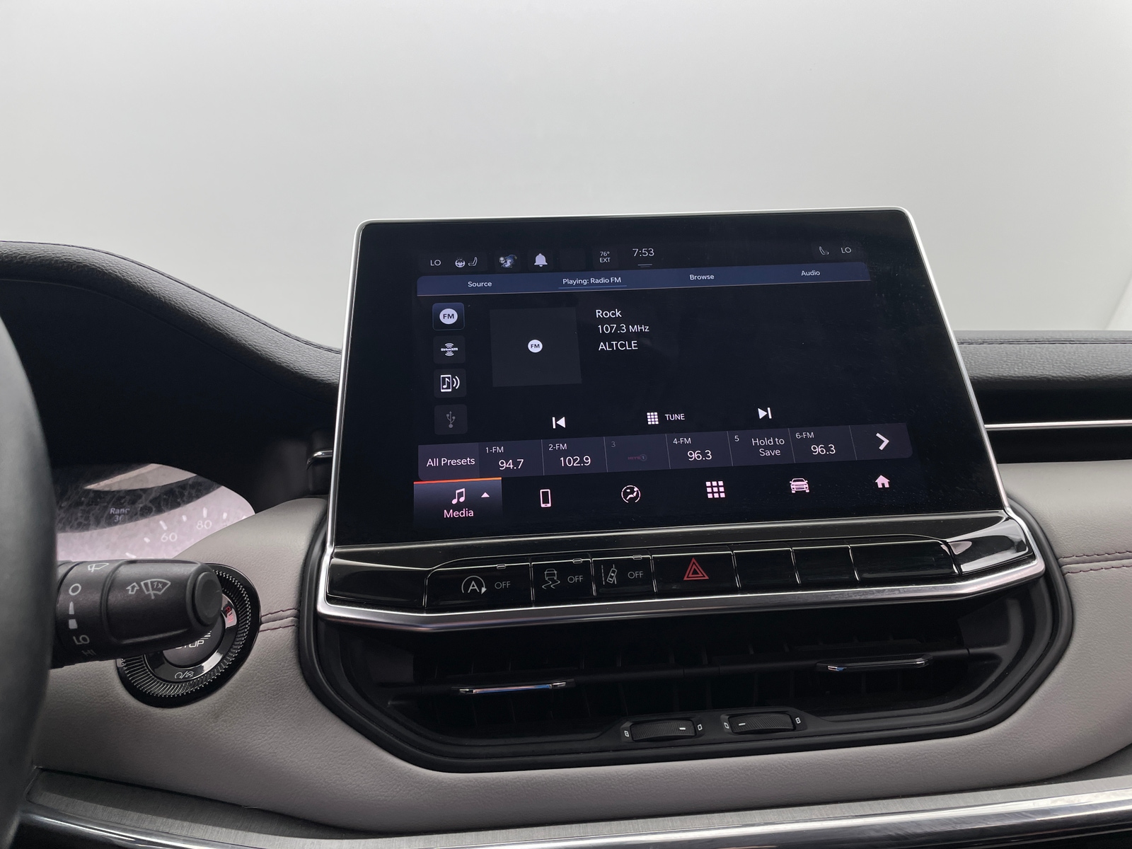 Thumbnail: 2022 Jeep Compass - 3