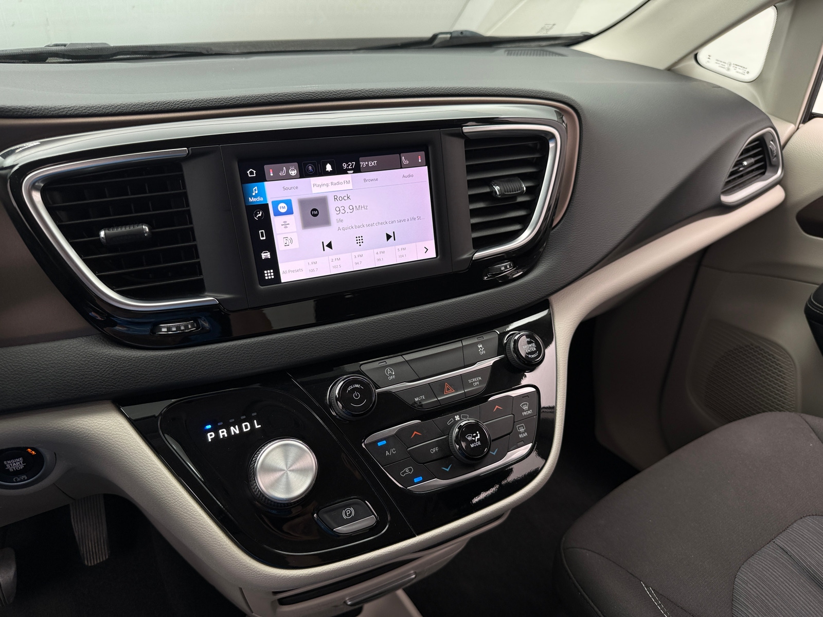 Thumbnail: 2023 Chrysler Voyager - 4