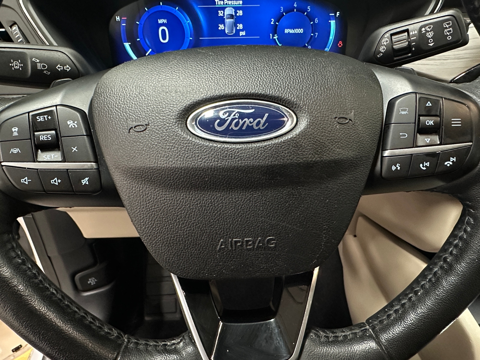 Thumbnail: 2020 Ford Escape - 4