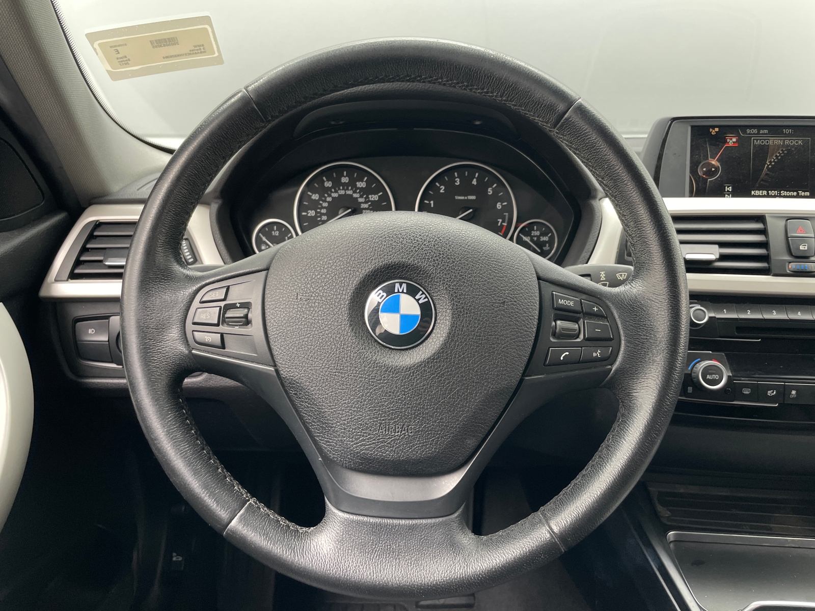 Thumbnail: 2017 BMW 3 Series - 4