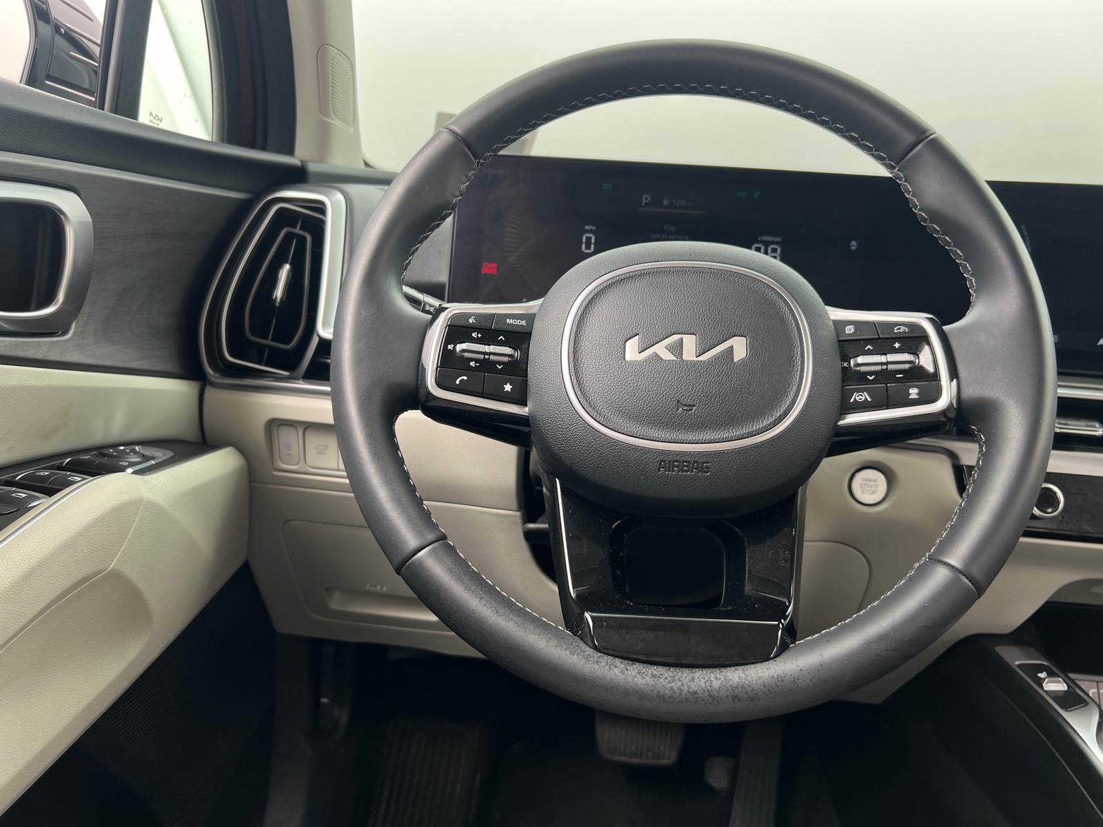Thumbnail: 2025 Kia Sorento - 4