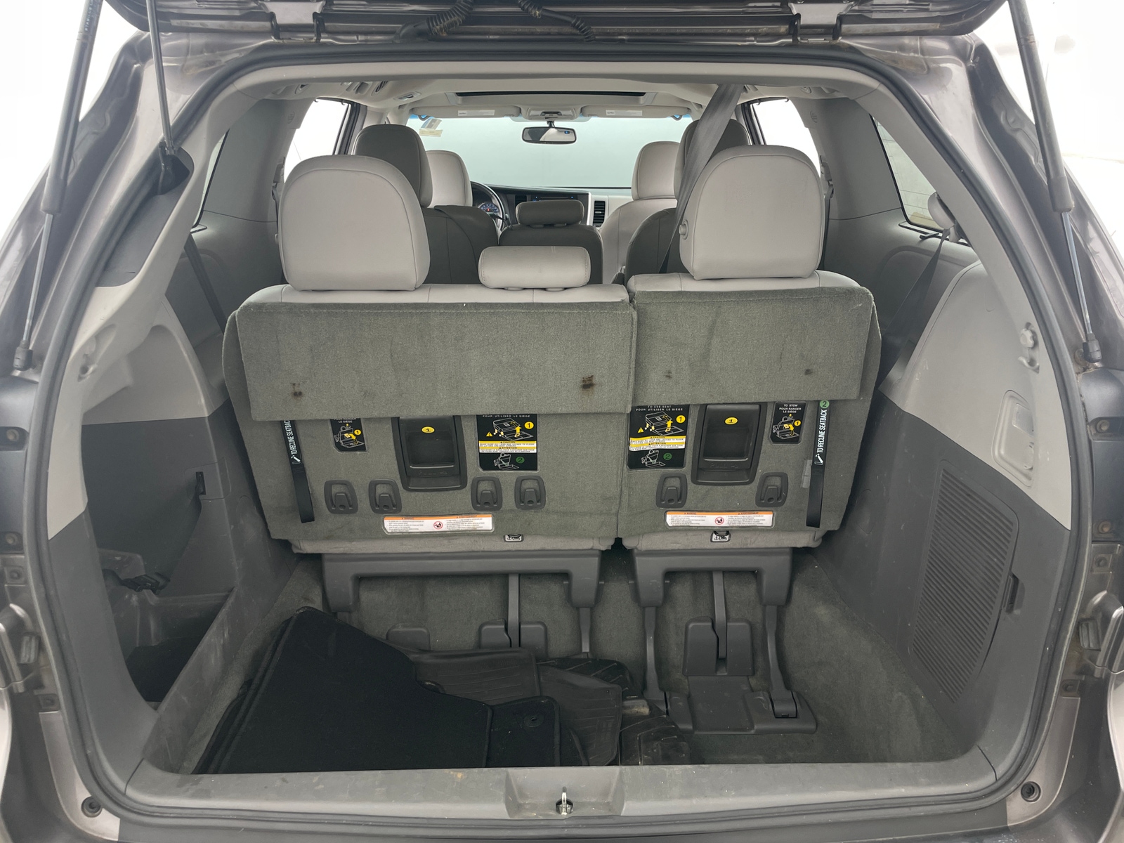 Thumbnail: 2017 Toyota Sienna - 6