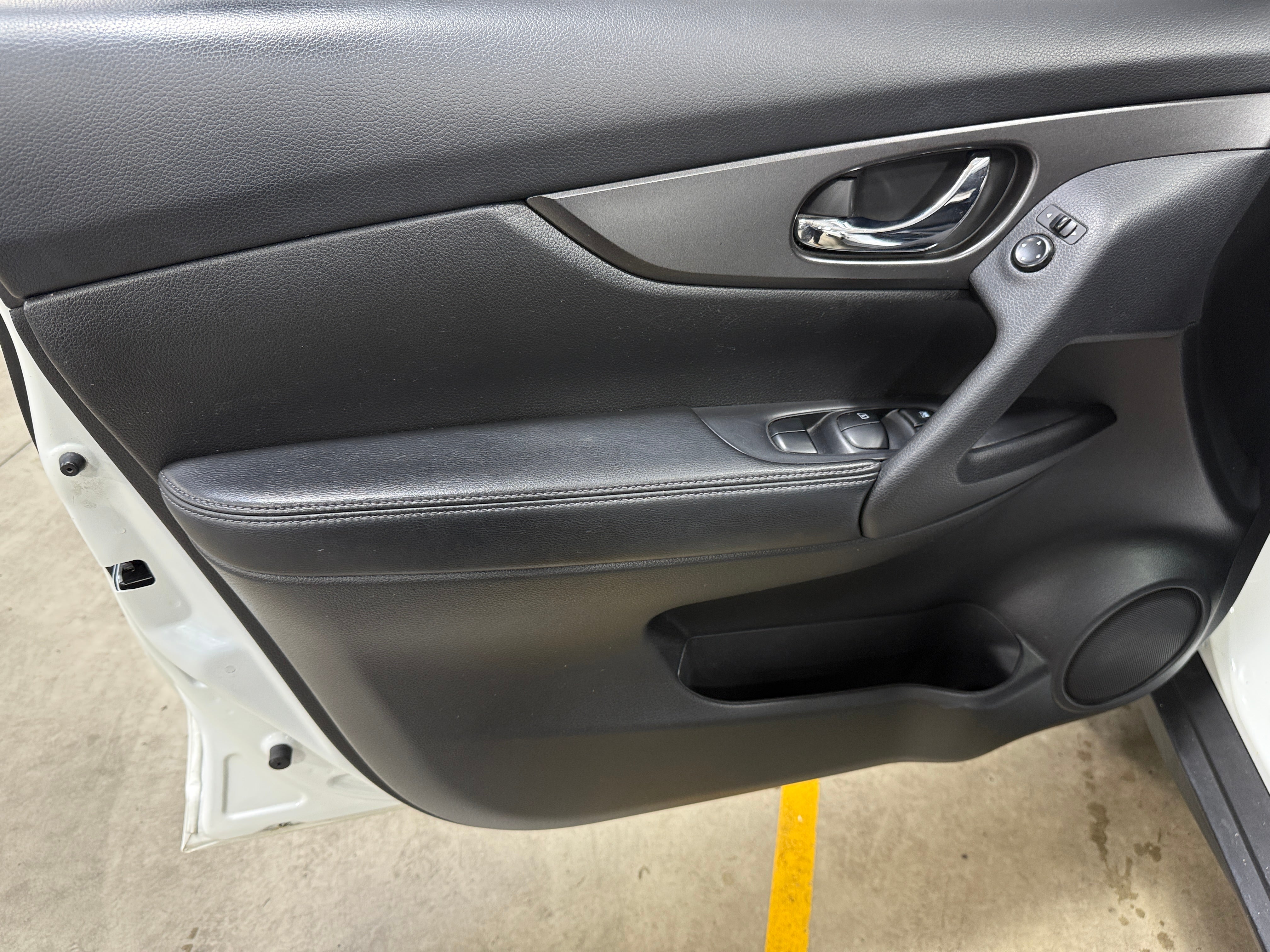 Used 2015 Nissan Rogue S with VIN 5N1AT2MT7FC876000 for sale in Pewaukee, WI