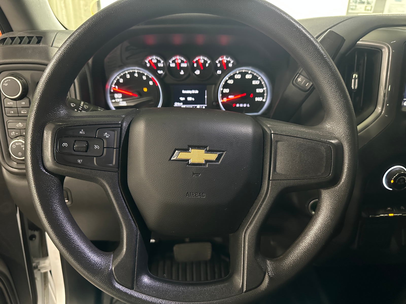 Thumbnail: 2022 Chevrolet Silverado 1500 - 5