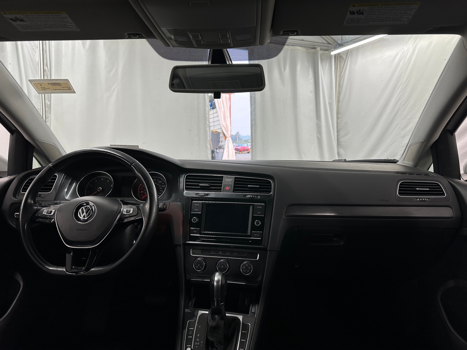 Thumbnail: 2019 Volkswagen Golf - 3