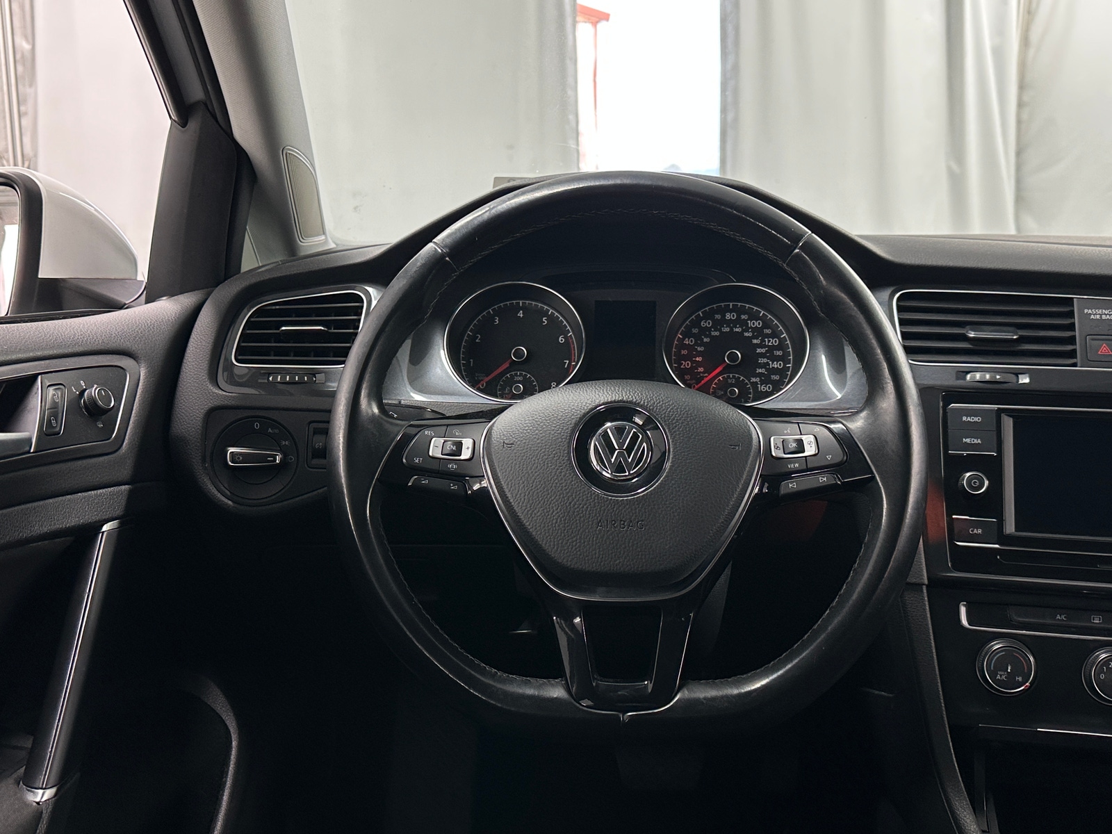 Thumbnail: 2019 Volkswagen Golf - 5