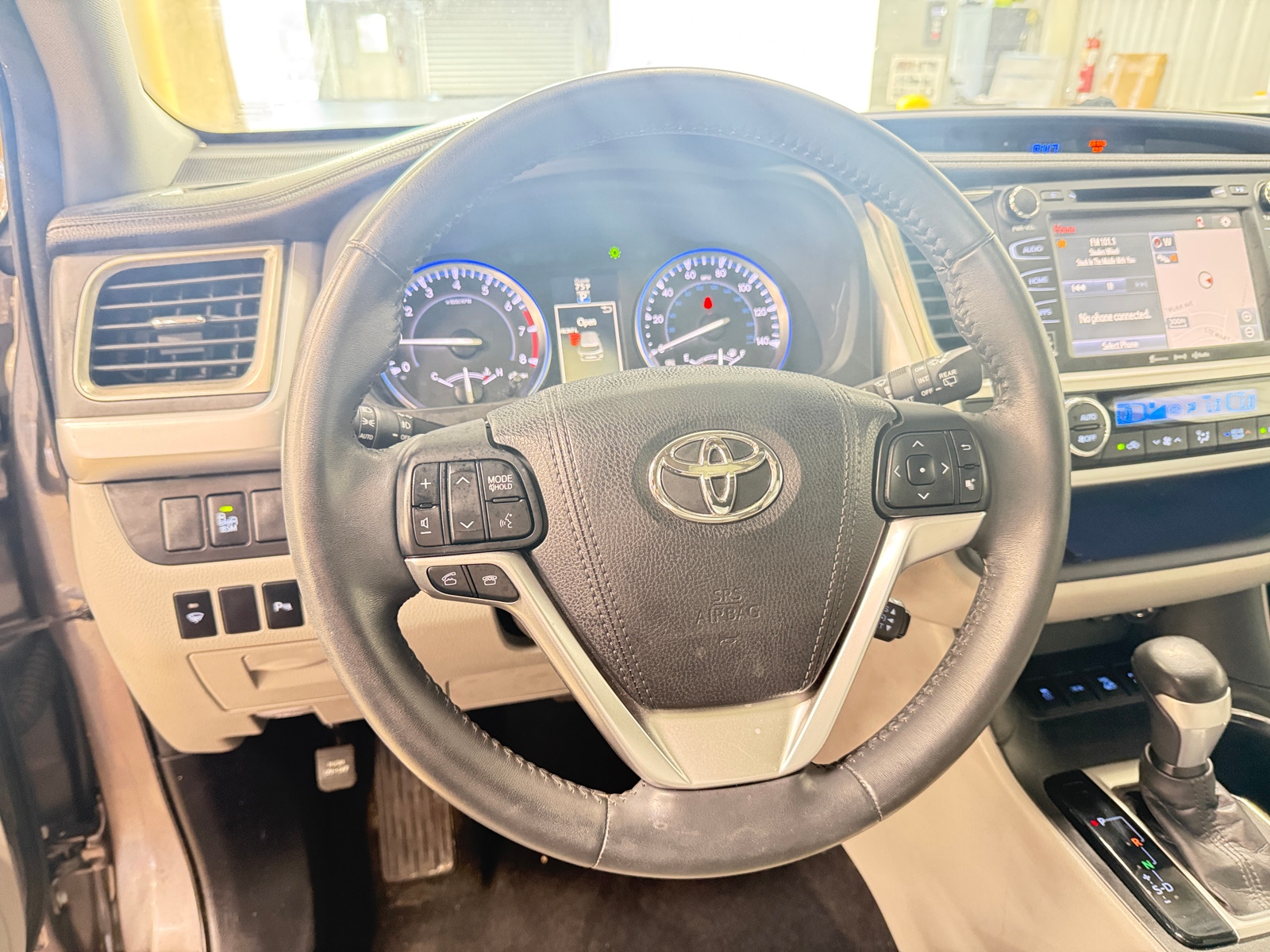 Thumbnail: 2016 Toyota Highlander - 4