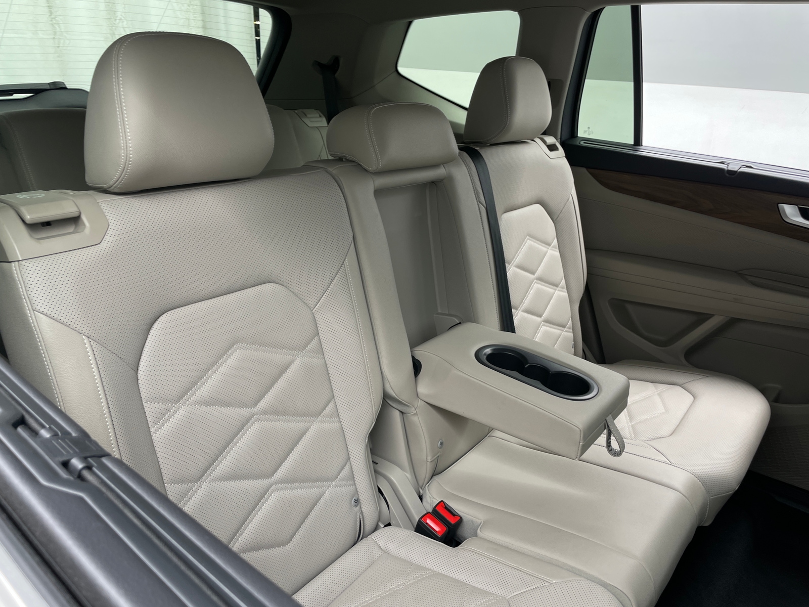 Thumbnail: 2026 Volkswagen Atlas - 6