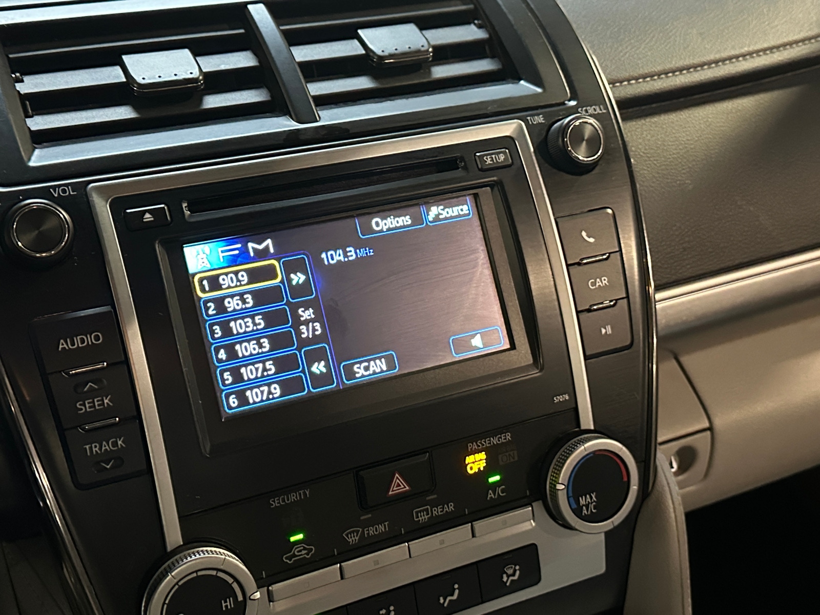 Thumbnail: 2013 Toyota Camry - 4