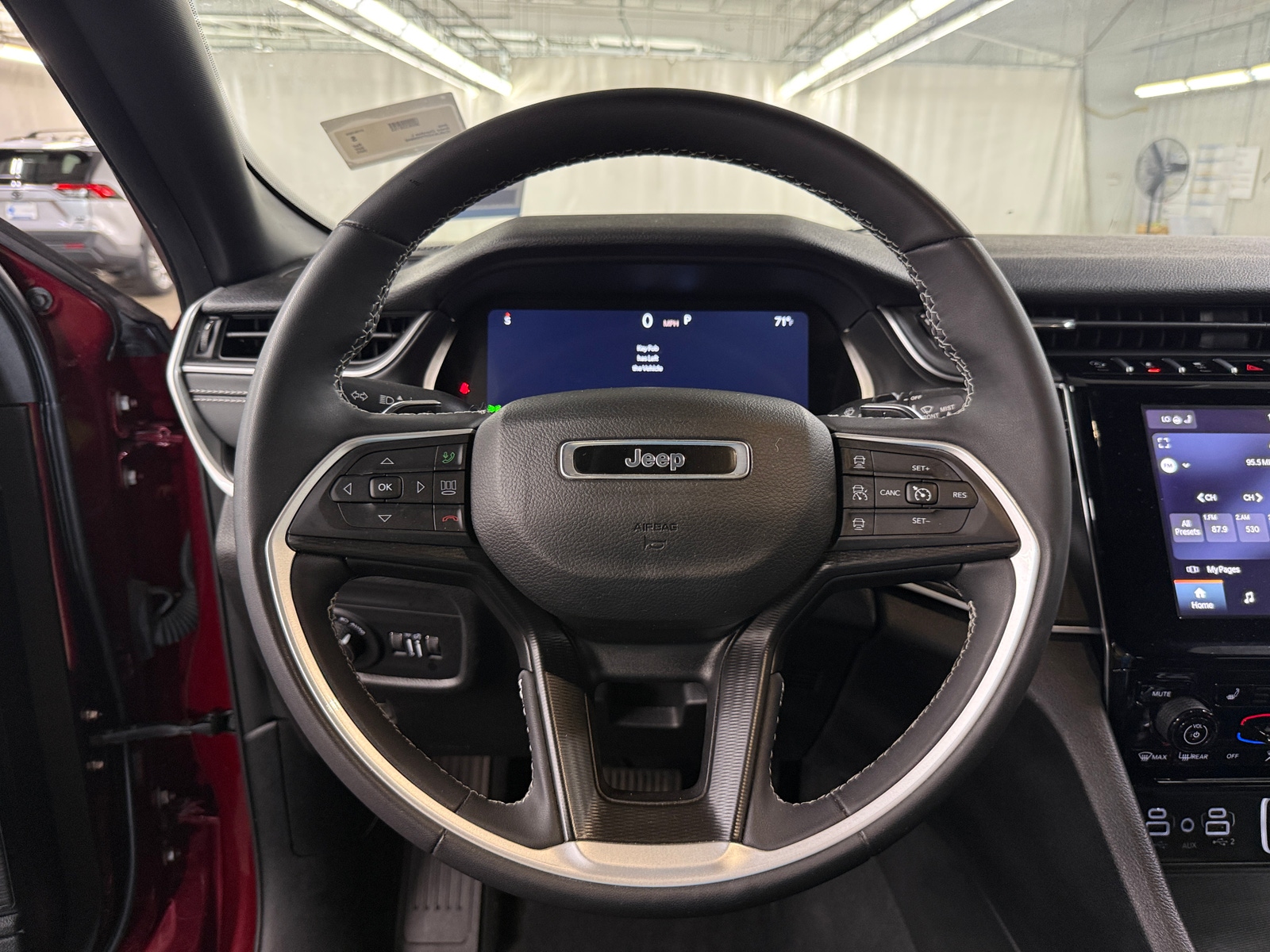 Thumbnail: 2023 Jeep Grand Cherokee L - 4