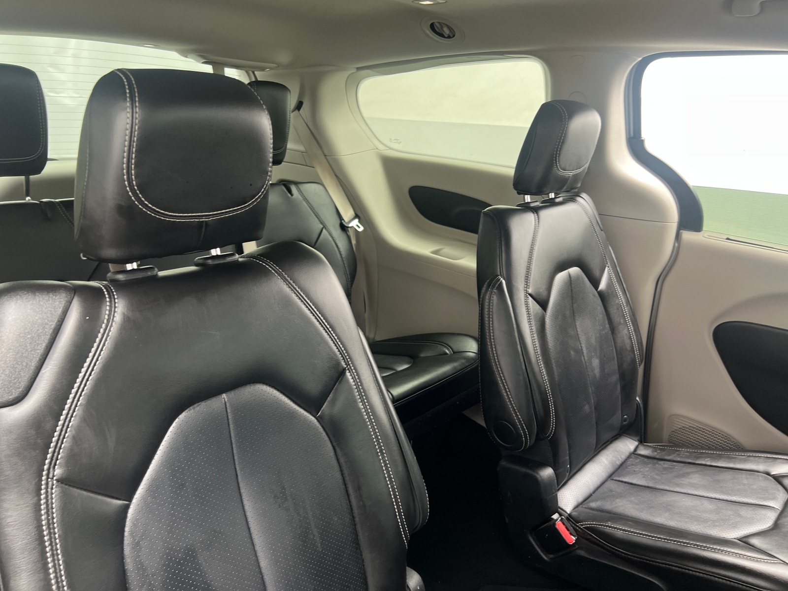 Thumbnail: 2024 Chrysler Pacifica - 5