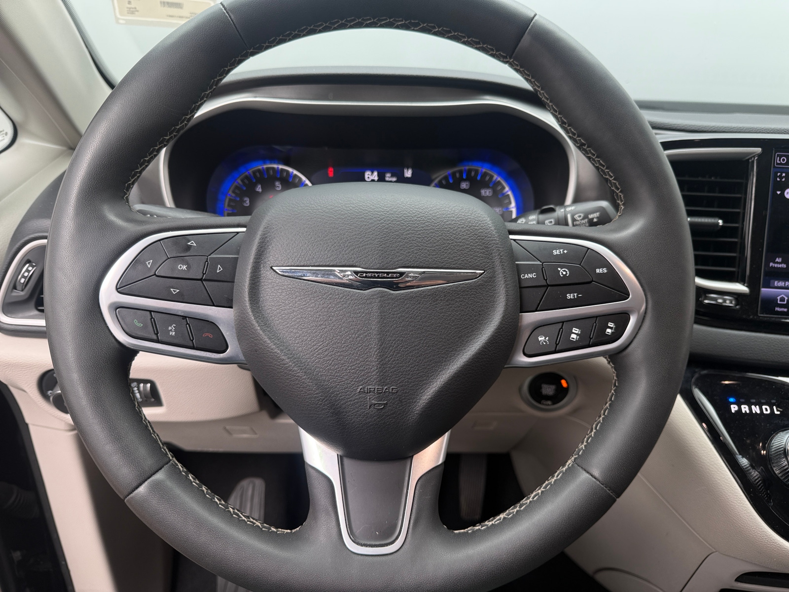 Thumbnail: 2024 Chrysler Pacifica - 4