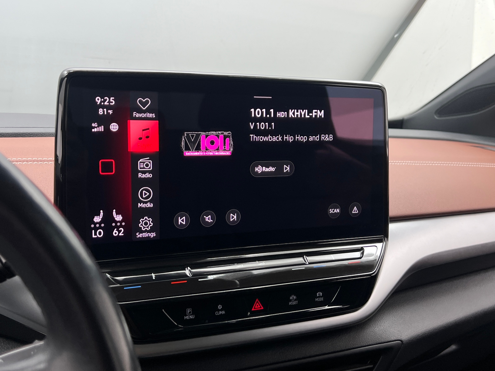 Thumbnail: 2021 Volkswagen ID.4 - 3