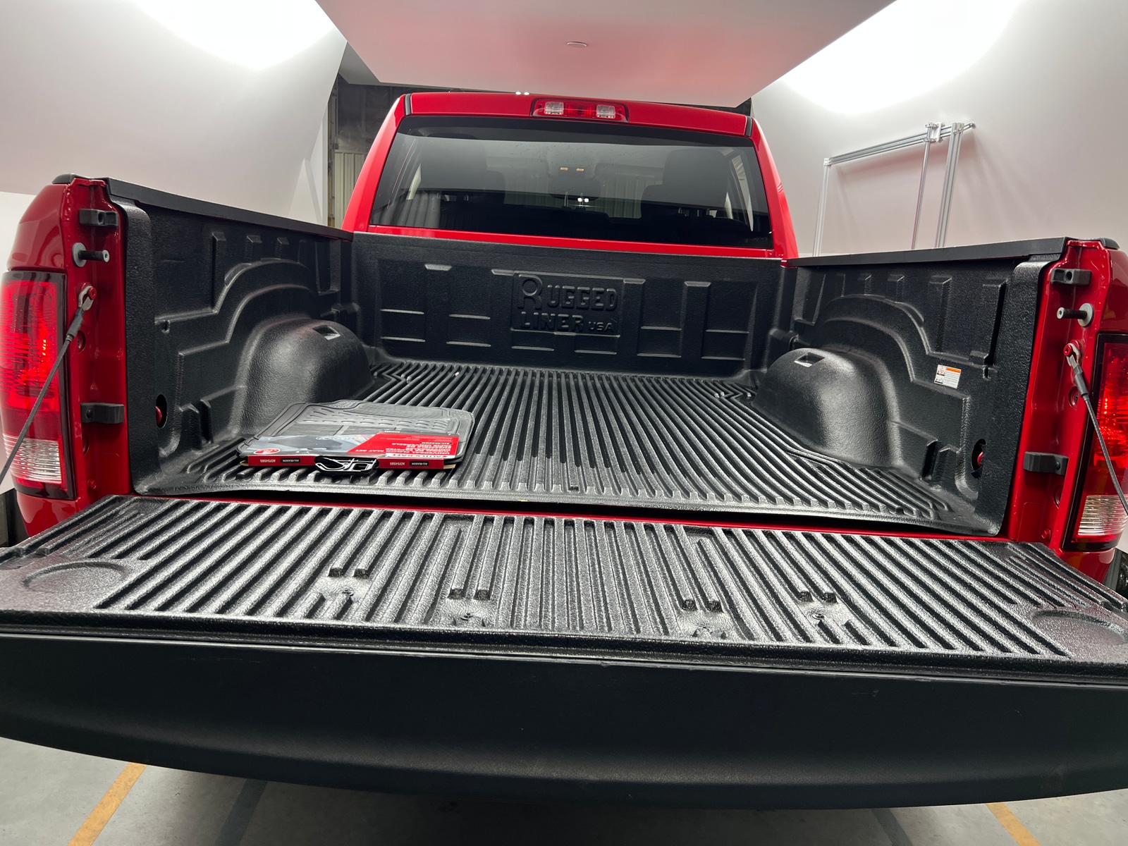 Thumbnail: 2024 RAM 1500 Classic - 7